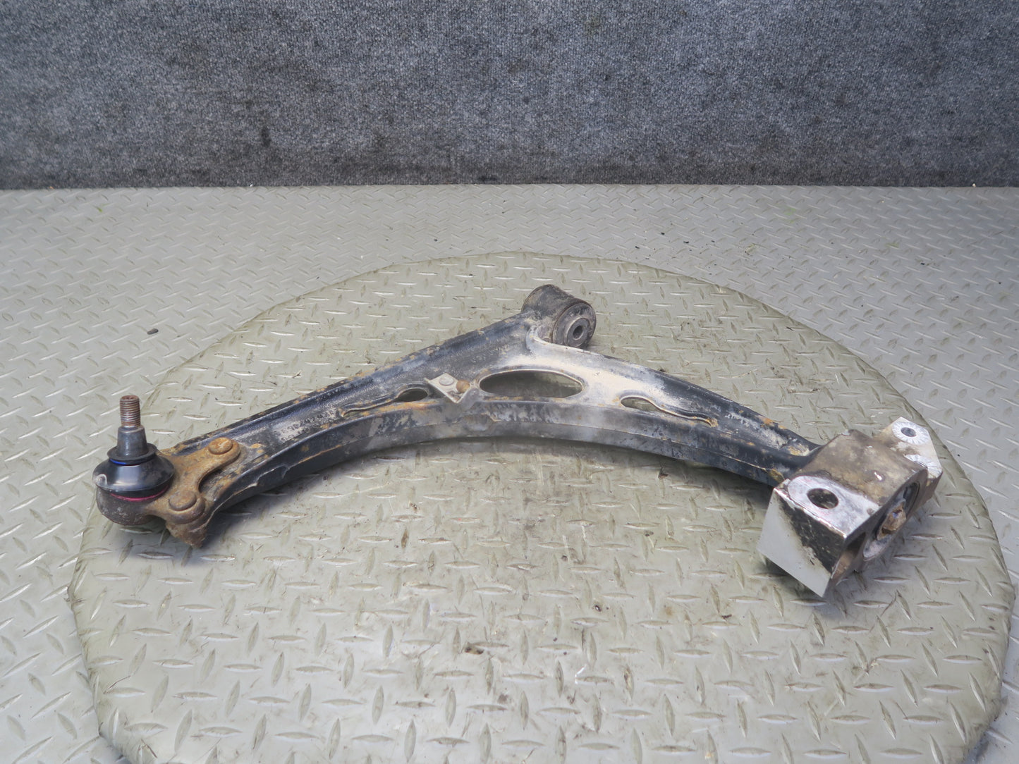 06-09 VW Golf MK5 R32 Front Left Suspension Lower Control Arm 1K0407153G