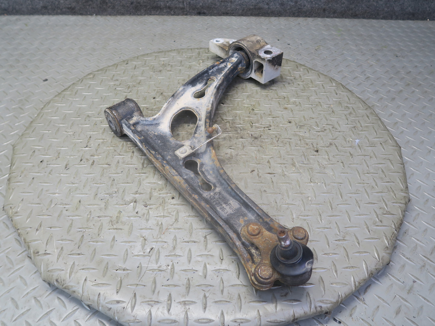 06-09 VW Golf MK5 R32 Front Left Suspension Lower Control Arm 1K0407153G