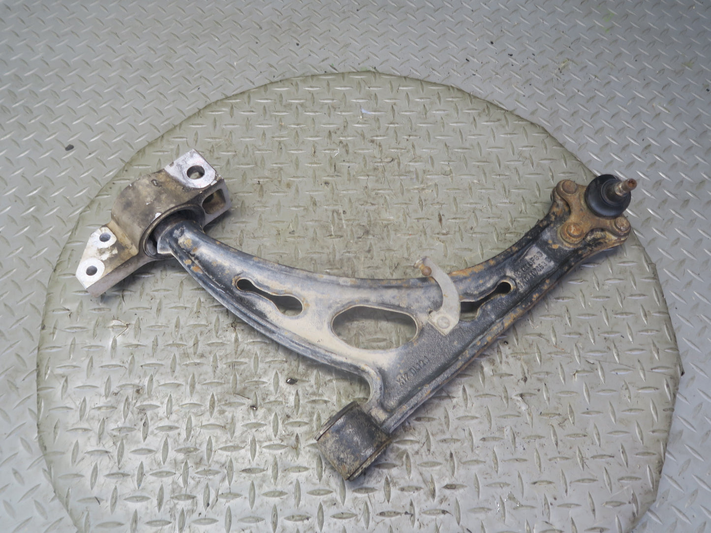 06-09 VW Golf MK5 R32 Front Left Suspension Lower Control Arm 1K0407153G