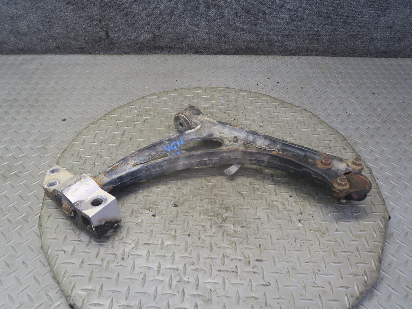 06-09 VW Golf MK5 R32 Front Left Suspension Lower Control Arm 1K0407153G