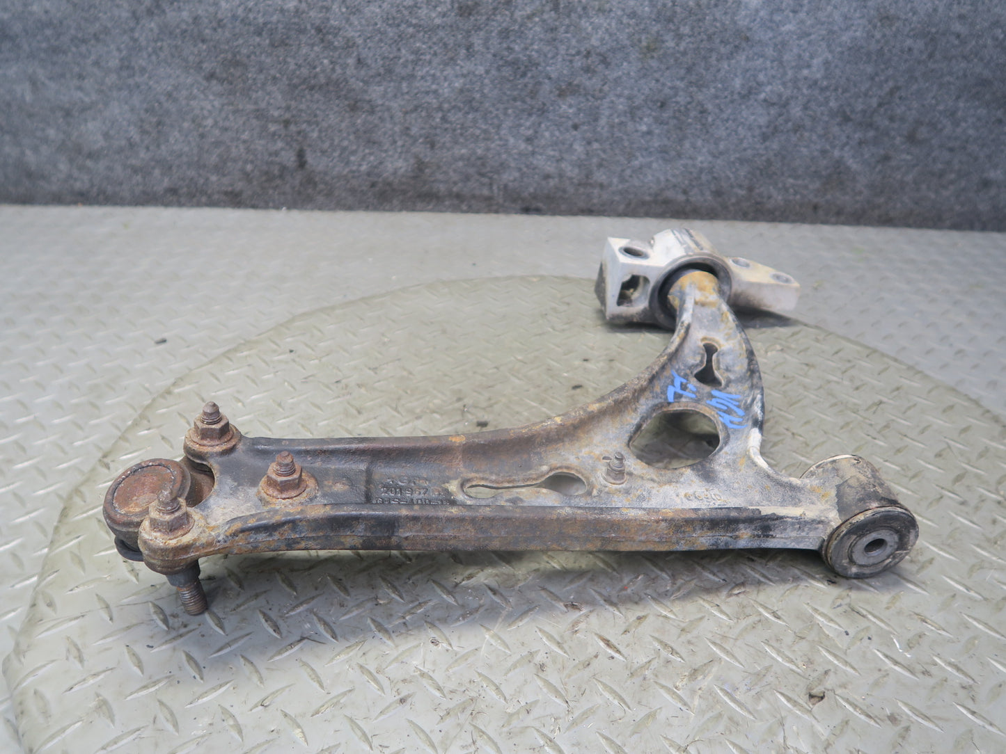 06-09 VW Golf MK5 R32 Front Left Suspension Lower Control Arm 1K0407153G
