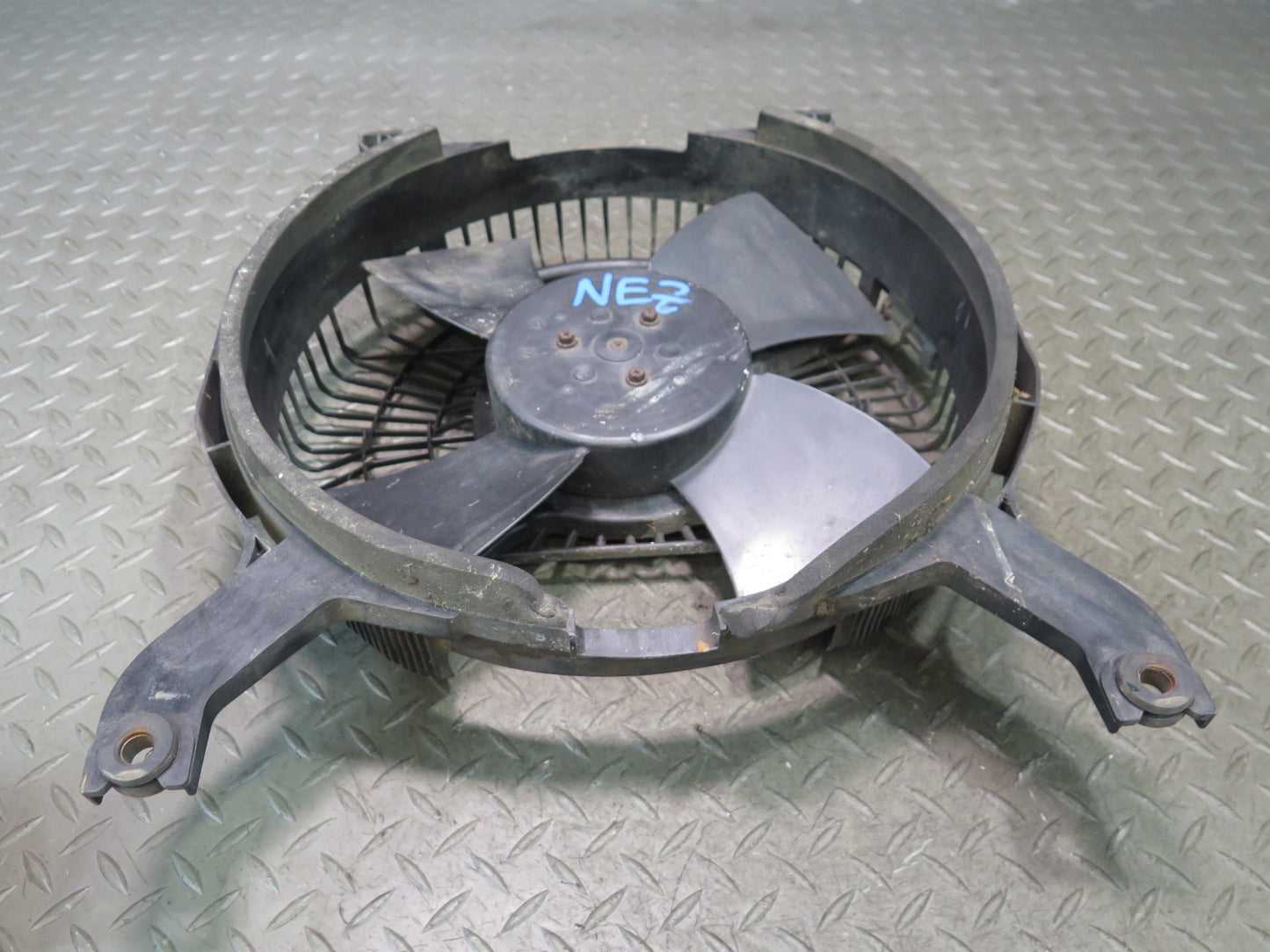 90-96 Nissan Z32 300ZX NON Turbo A/C Condenser 4 Blade Fan Motor OEM