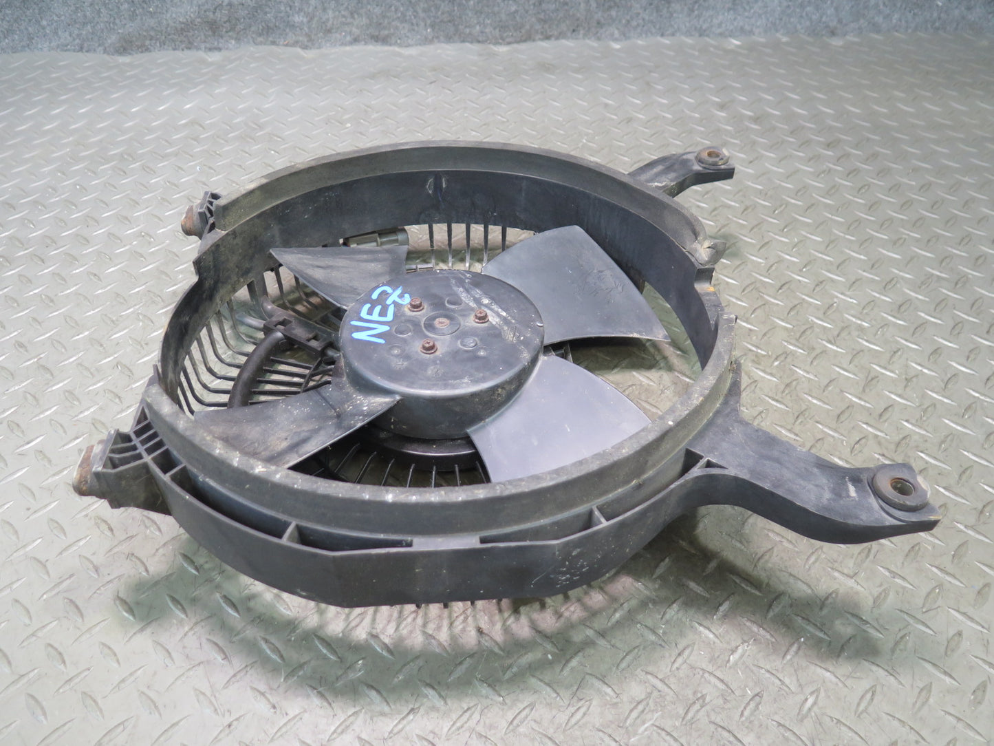 90-96 Nissan Z32 300ZX NON Turbo A/C Condenser 4 Blade Fan Motor OEM