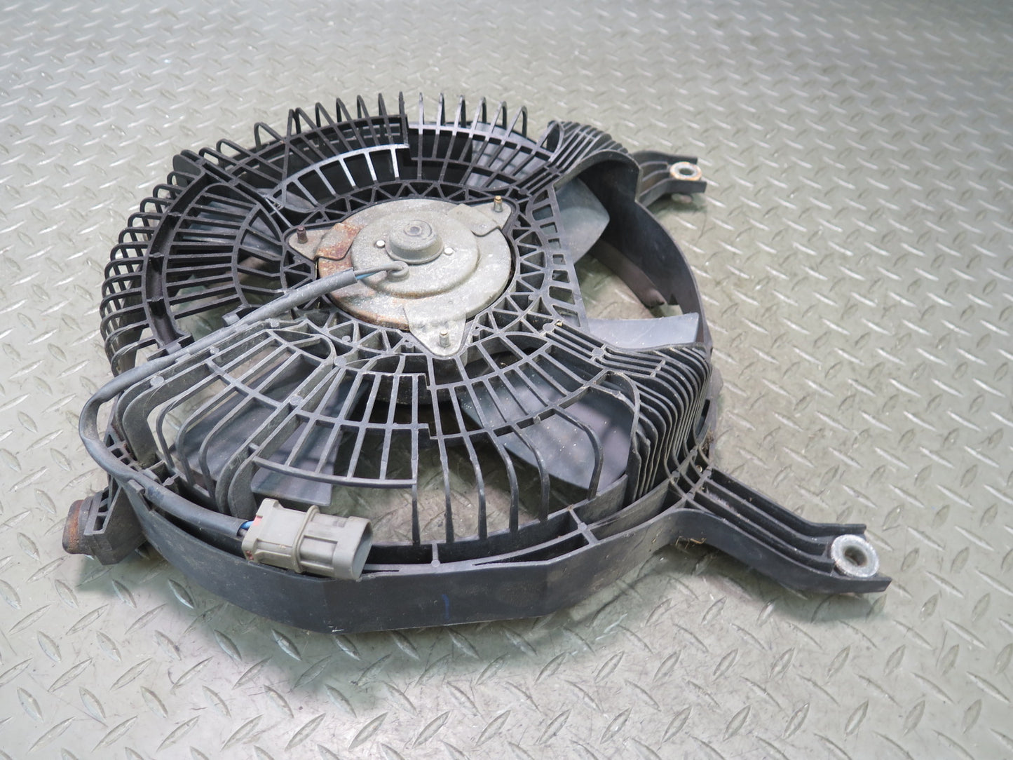 90-96 Nissan Z32 300ZX NON Turbo A/C Condenser 4 Blade Fan Motor OEM
