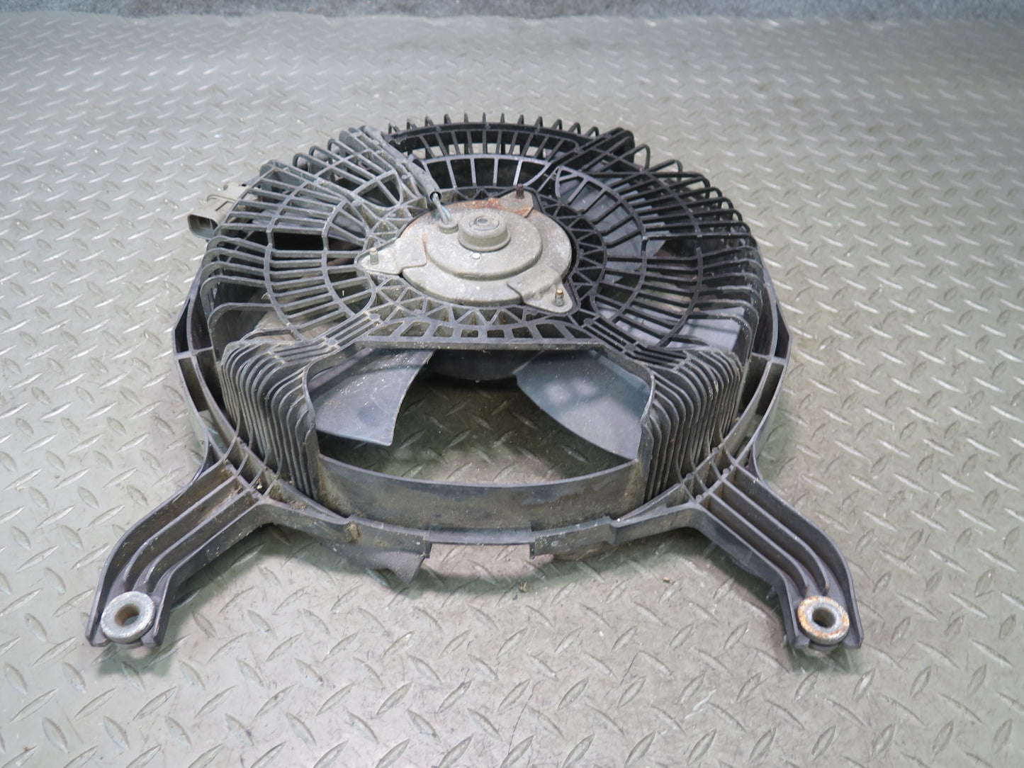 90-96 Nissan Z32 300ZX NON Turbo A/C Condenser 4 Blade Fan Motor OEM