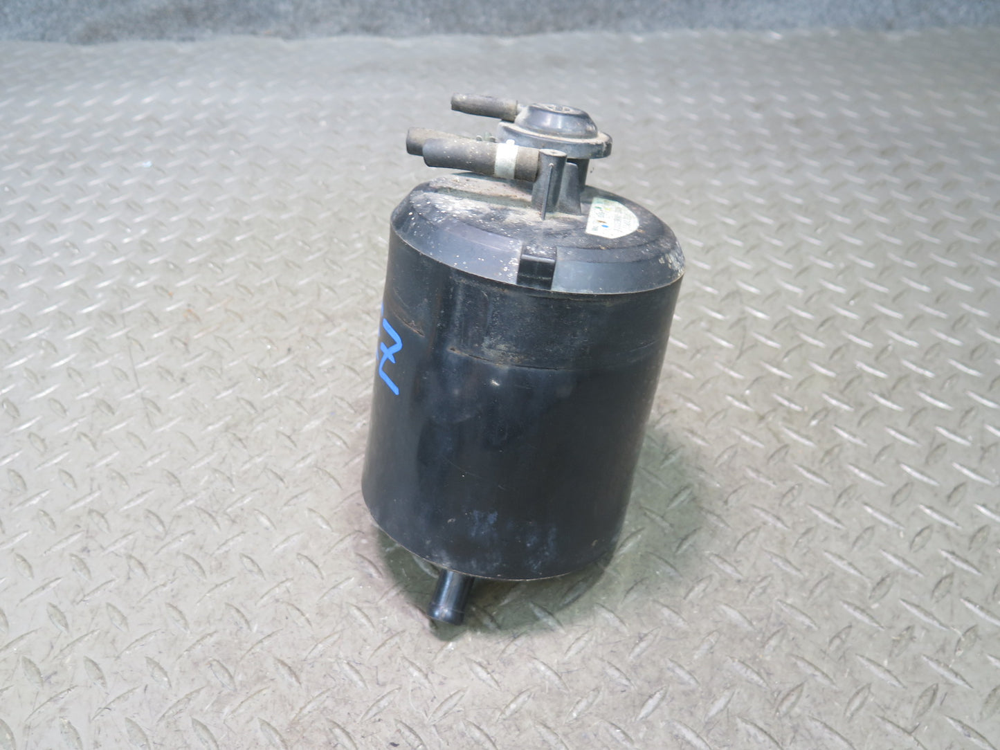 90-95 Nissan Z32 300ZX NA Fuel Evap Vapor Charcoal Canister 14950-30P01 OEM