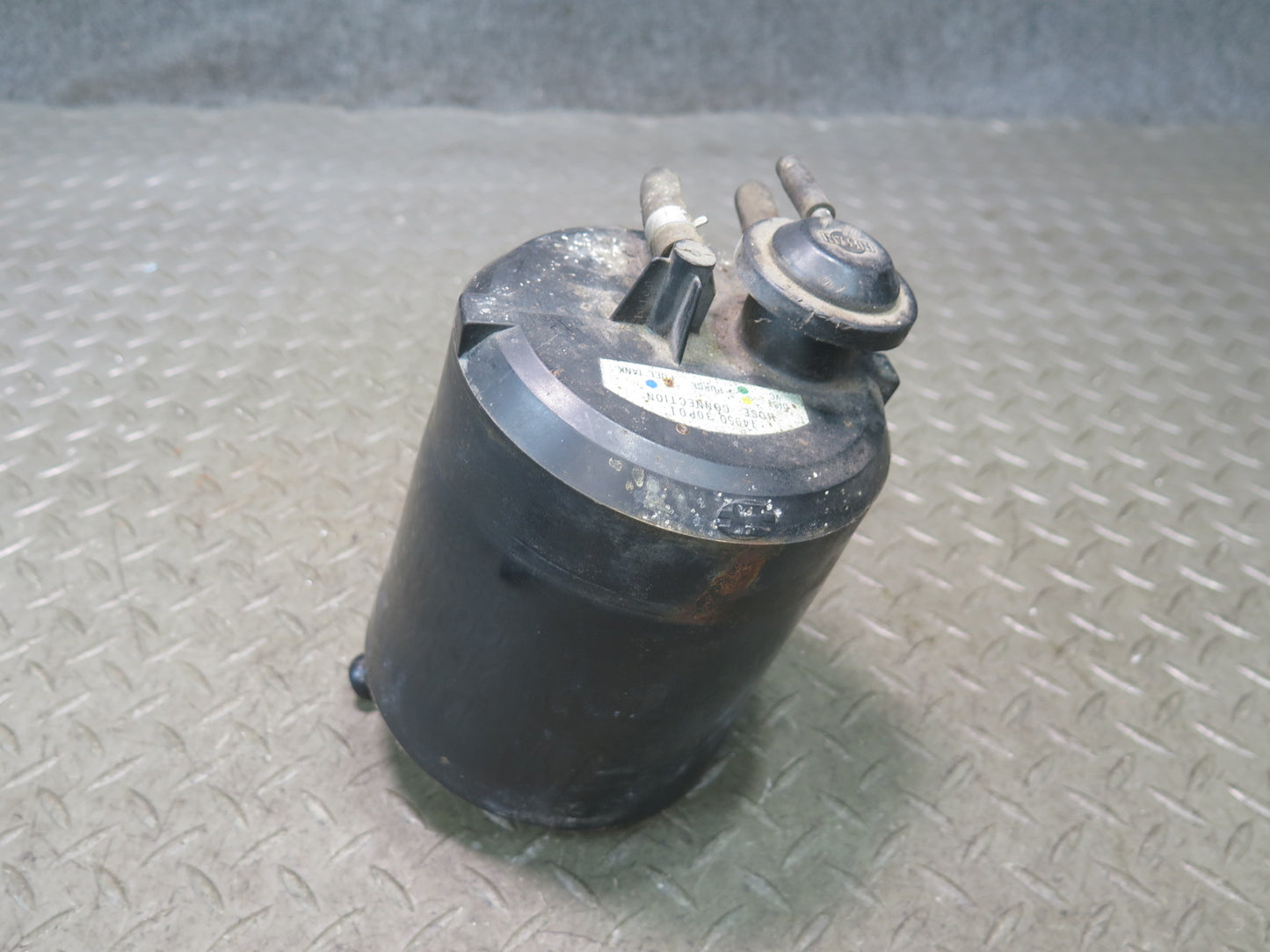 90-95 Nissan Z32 300ZX NA Fuel Evap Vapor Charcoal Canister 14950-30P01 OEM