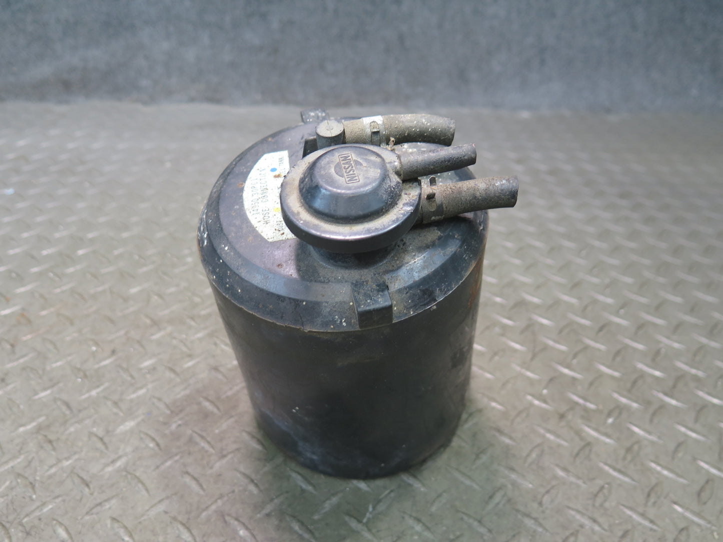 90-95 Nissan Z32 300ZX NA Fuel Evap Vapor Charcoal Canister 14950-30P01 OEM