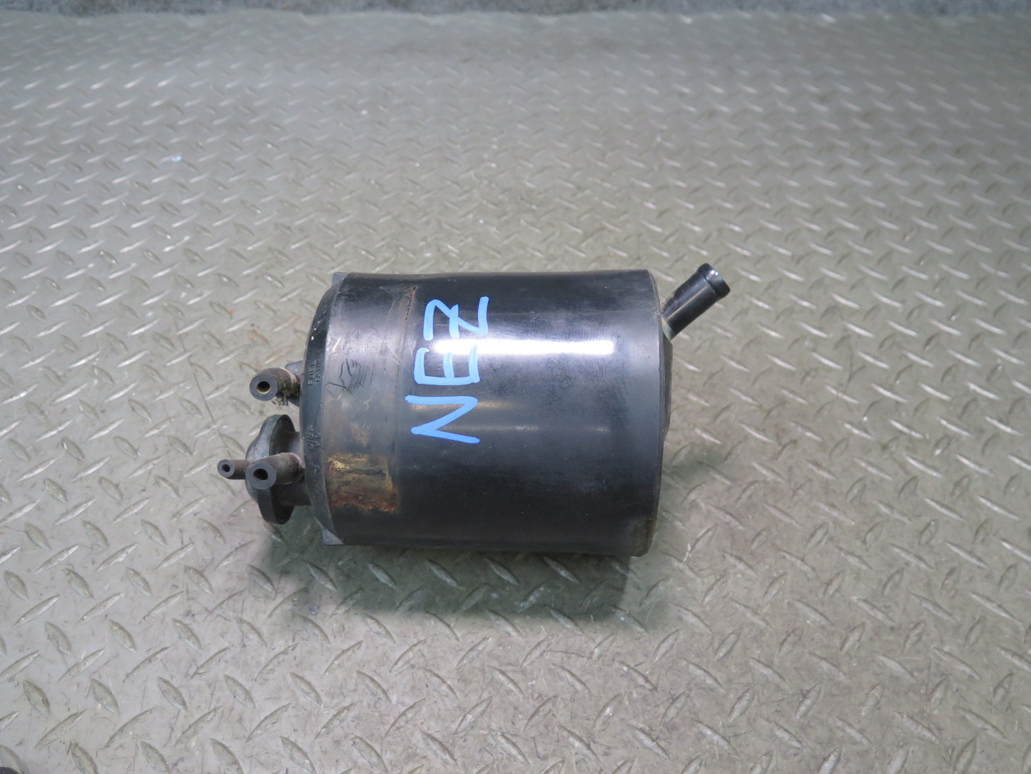 90-95 Nissan Z32 300ZX NA Fuel Evap Vapor Charcoal Canister 14950-30P01 OEM