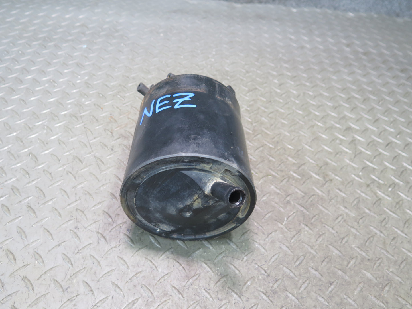 90-95 Nissan Z32 300ZX NA Fuel Evap Vapor Charcoal Canister 14950-30P01 OEM