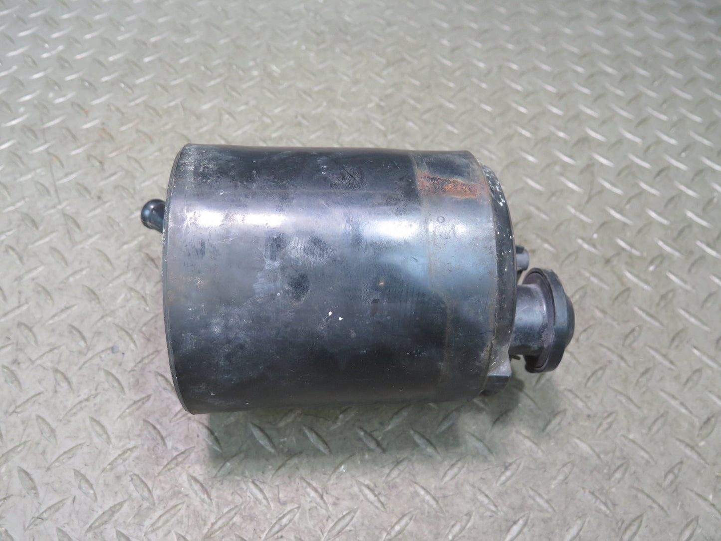 90-95 Nissan Z32 300ZX NA Fuel Evap Vapor Charcoal Canister 14950-30P01 OEM