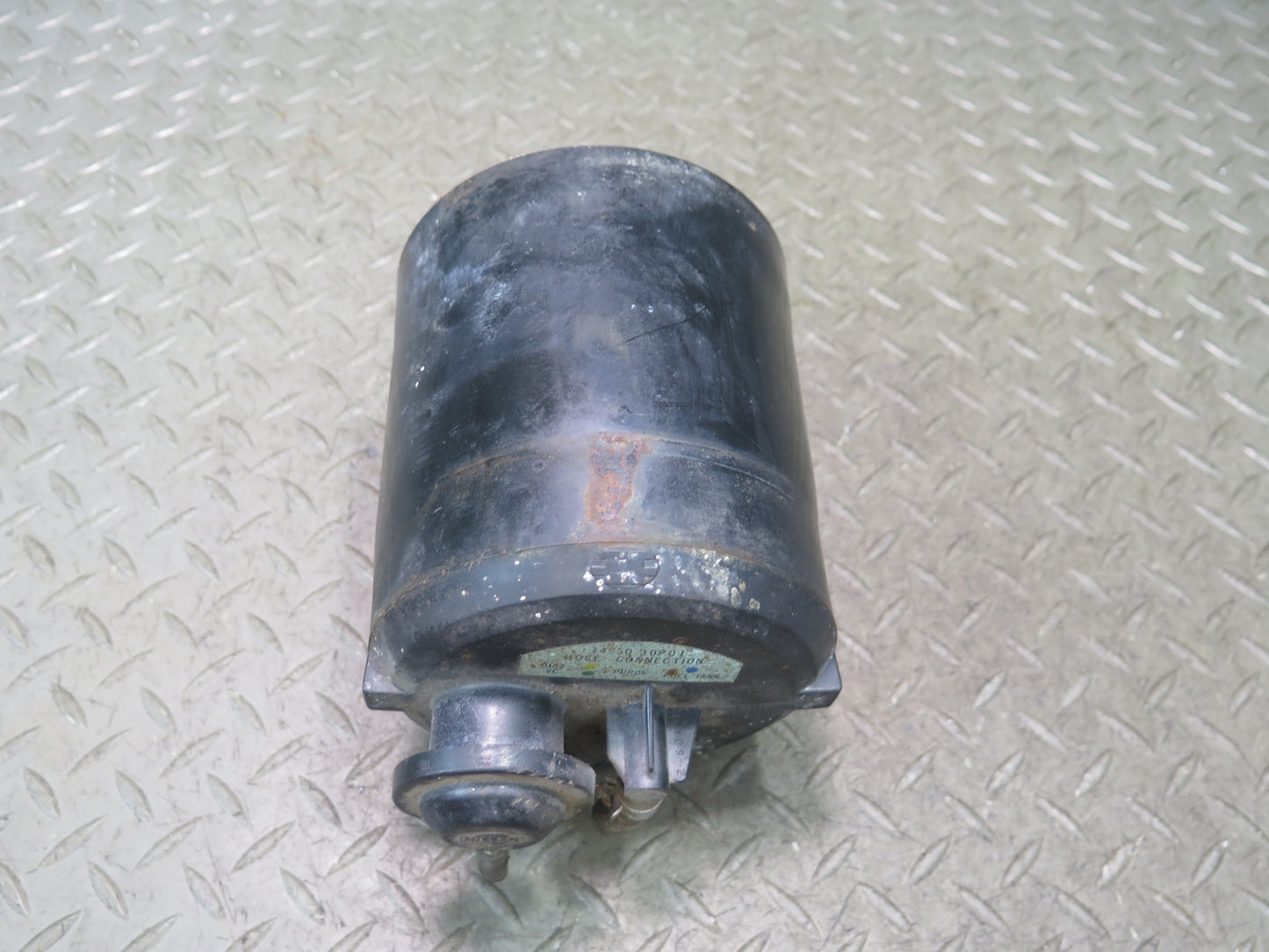 90-95 Nissan Z32 300ZX NA Fuel Evap Vapor Charcoal Canister 14950-30P01 OEM