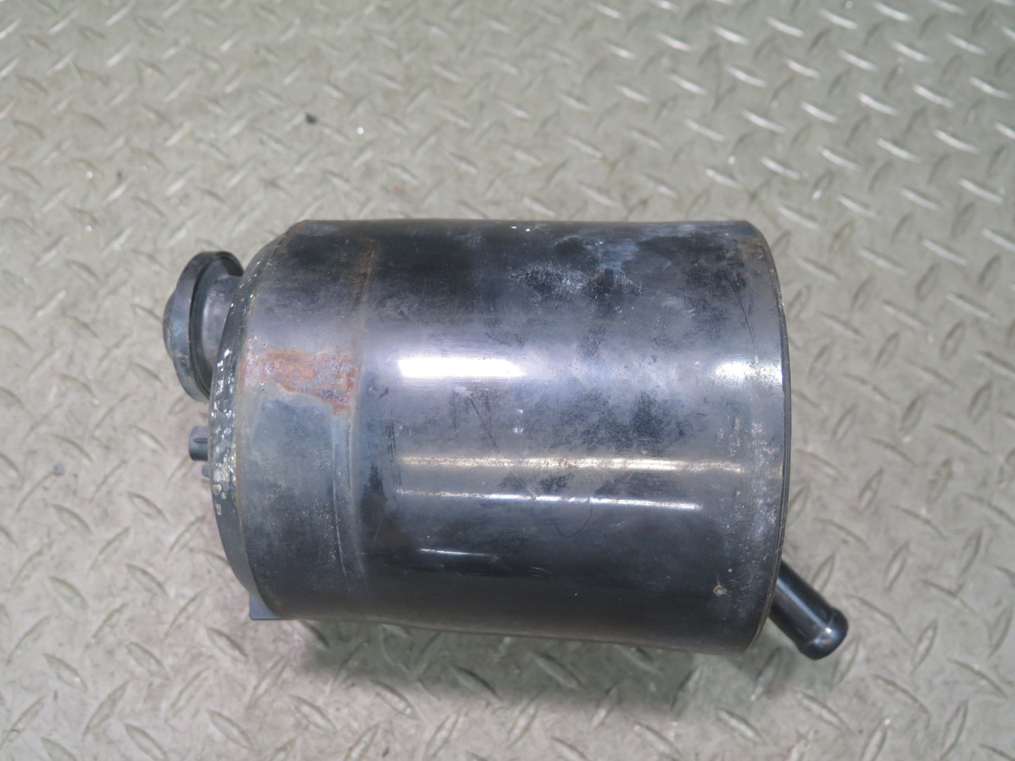 90-95 Nissan Z32 300ZX NA Fuel Evap Vapor Charcoal Canister 14950-30P01 OEM