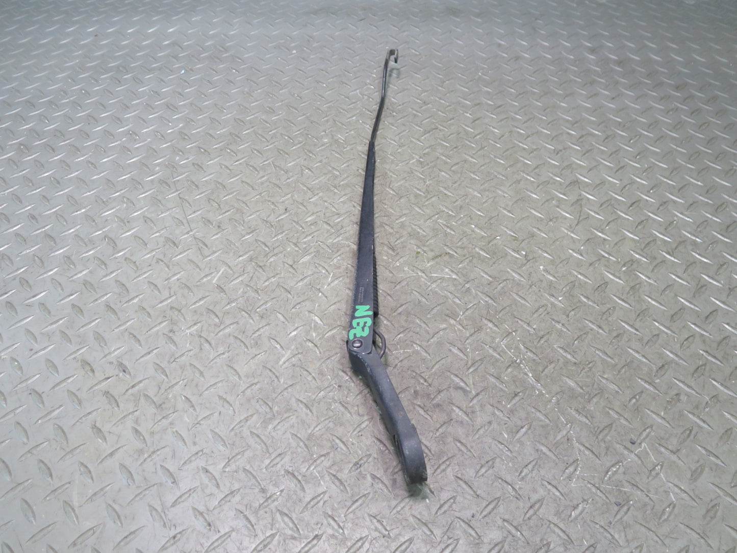 90-96 Nissan Z32 300ZX 2+0 Set of 2 Front Windshield Left & Right Wiper Arm OEM