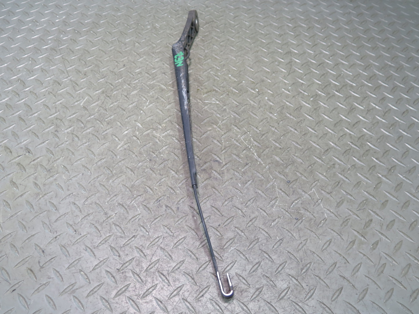 90-96 Nissan Z32 300ZX 2+0 Set of 2 Front Windshield Left & Right Wiper Arm OEM