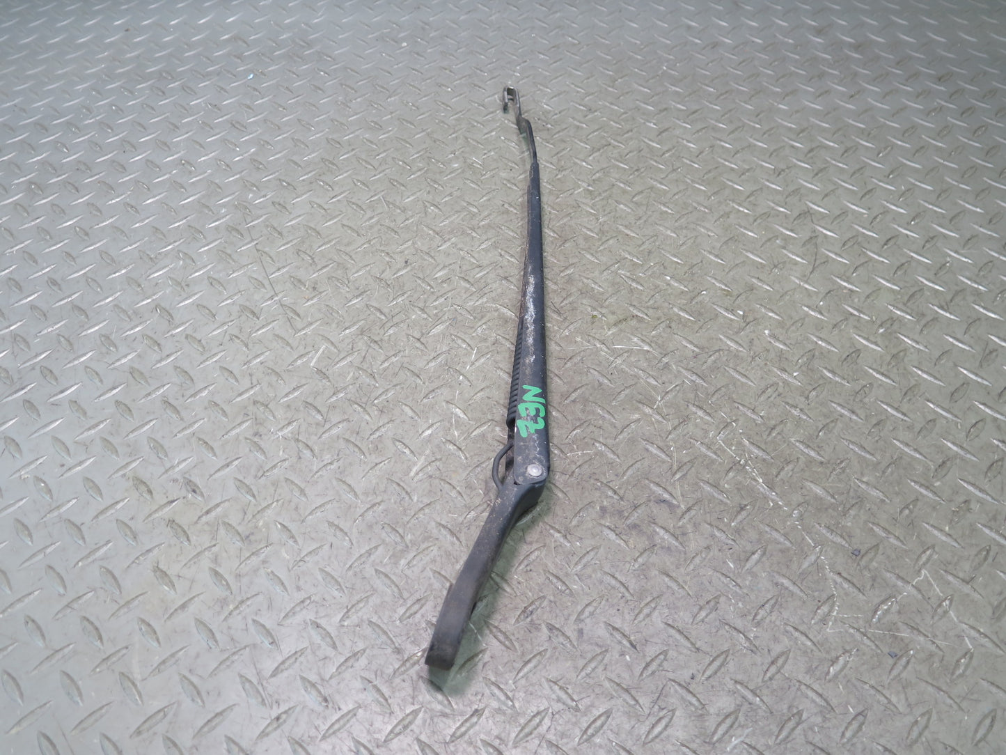 90-96 Nissan Z32 300ZX 2+0 Set of 2 Front Windshield Left & Right Wiper Arm OEM