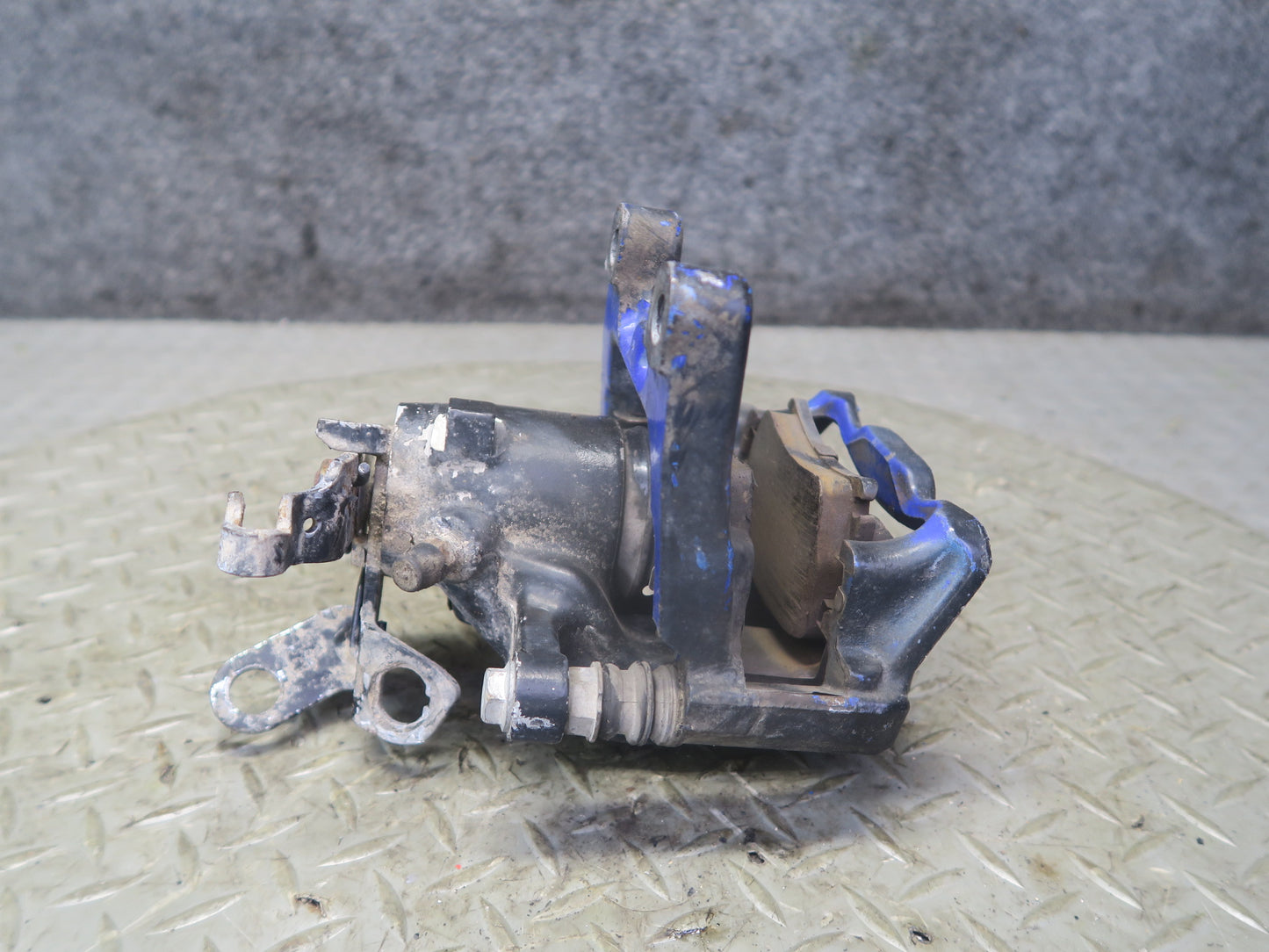 2008 VW Golf MK5 R32 AWD Set of 2 Rear Left & Right Brake Caliper OEM