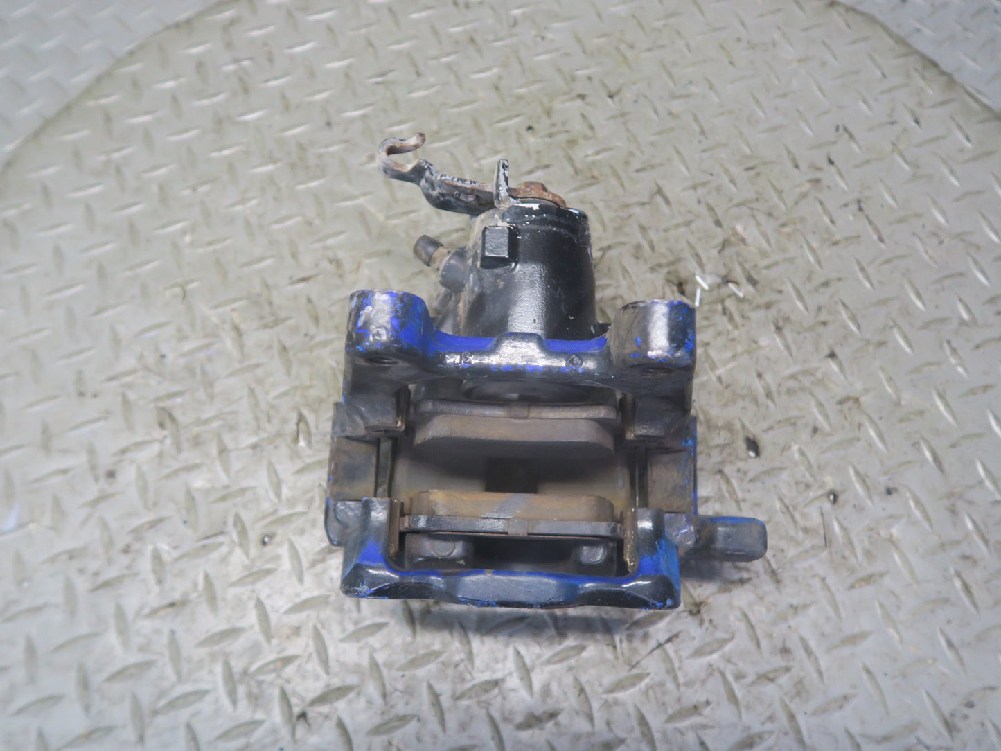 2008 VW Golf MK5 R32 AWD Set of 2 Rear Left & Right Brake Caliper OEM