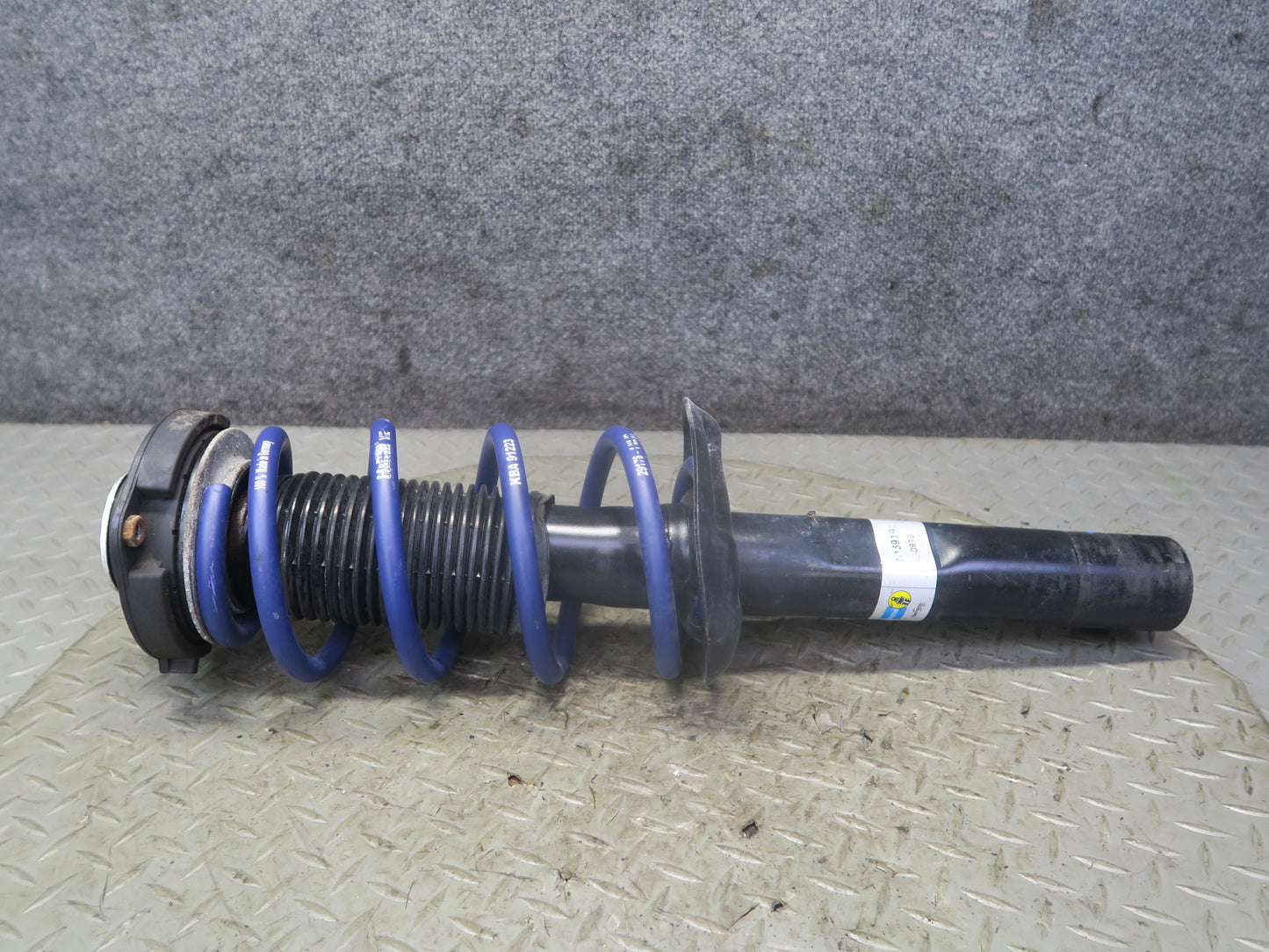 06-09 VW Golf MK5 R32 Set of 2 Bilstein Strut Shock Absorber w H&R Springs