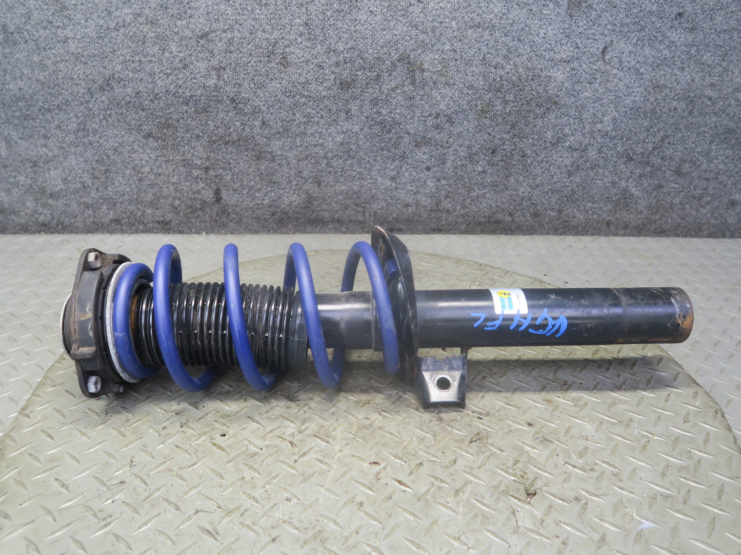 06-09 VW Golf MK5 R32 Set of 2 Bilstein Strut Shock Absorber w H&R Springs
