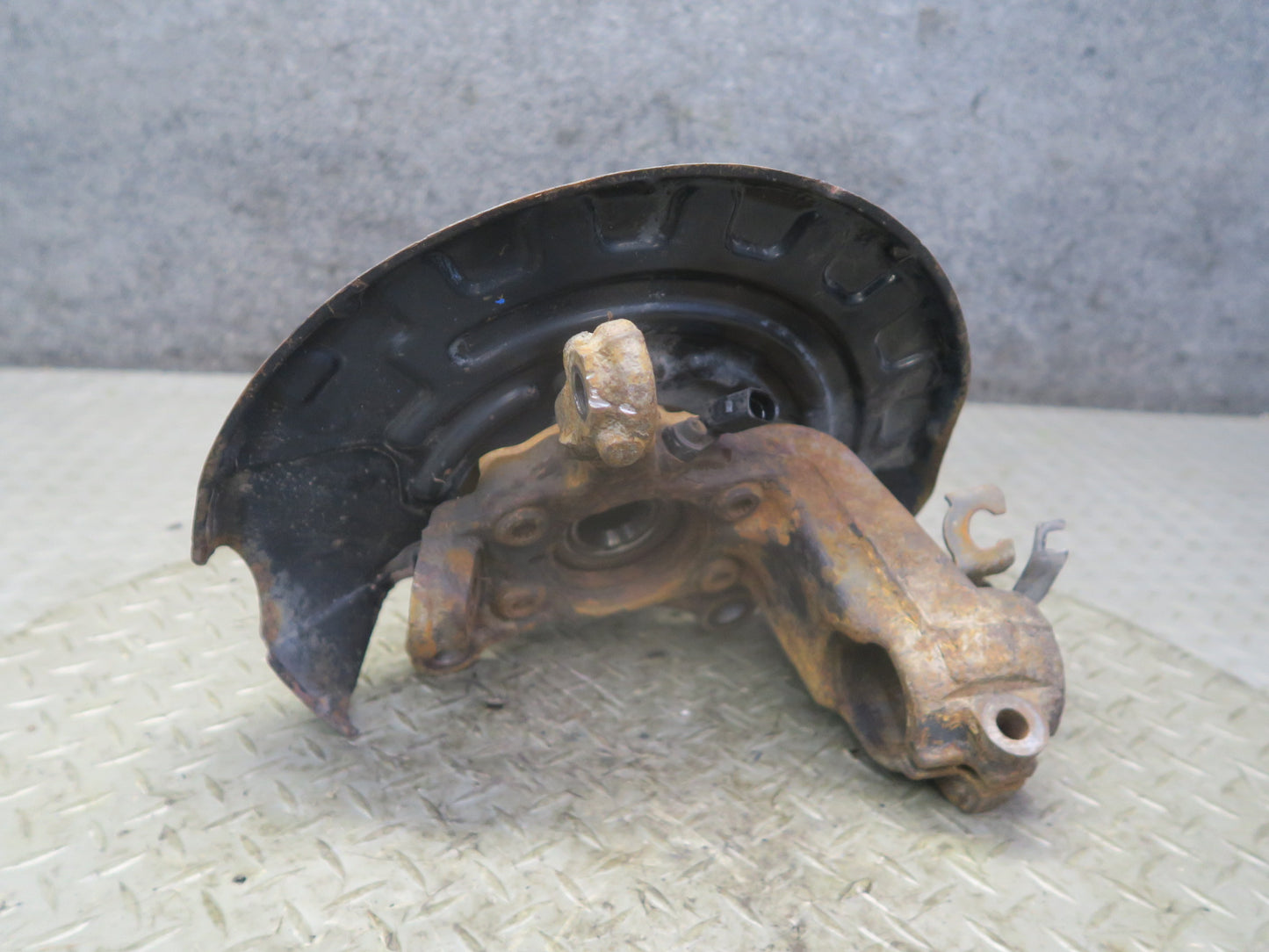 2008 VW Golf R32 AWD Front Left Spindle Knuckle Wheel Hub Bearing OEM