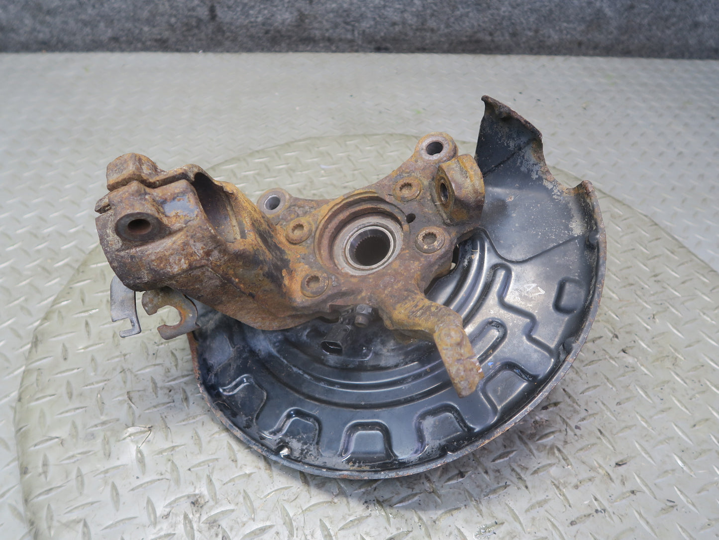 2008 VW Golf R32 AWD Front Left Spindle Knuckle Wheel Hub Bearing OEM