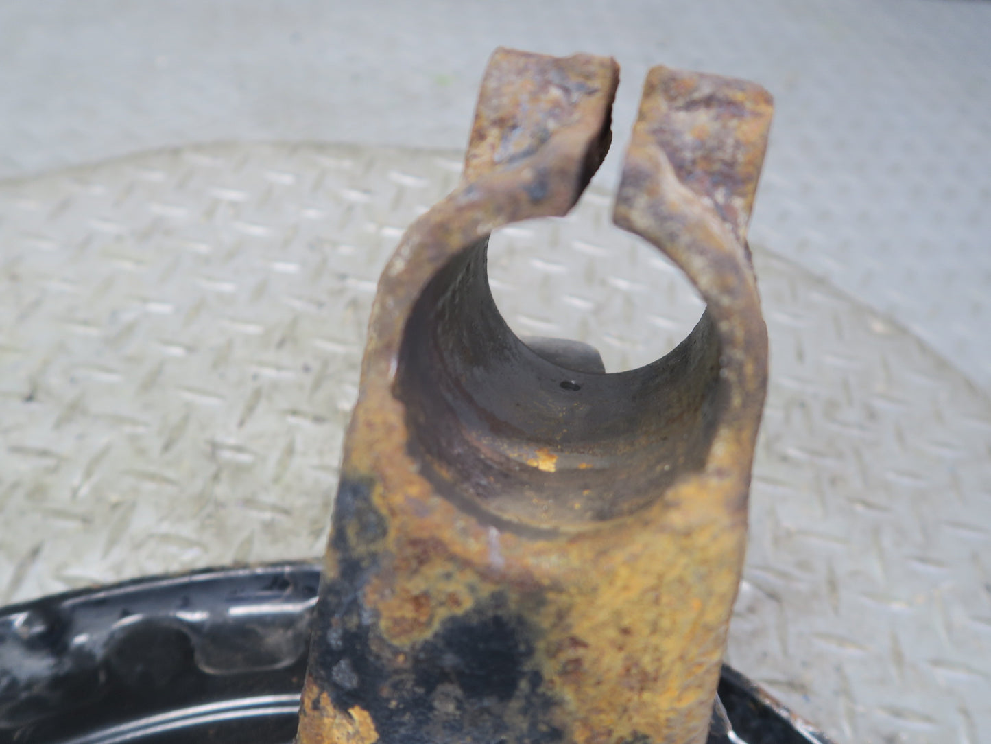 2008 VW Golf R32 AWD Front Left Spindle Knuckle Wheel Hub Bearing OEM