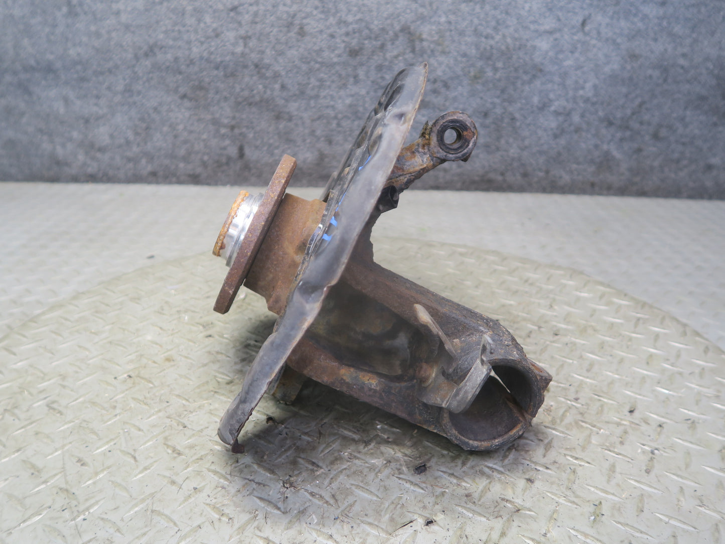 2008 VW Golf R32 AWD Front Right Spindle Knuckle Wheel Hub Bearing OEM