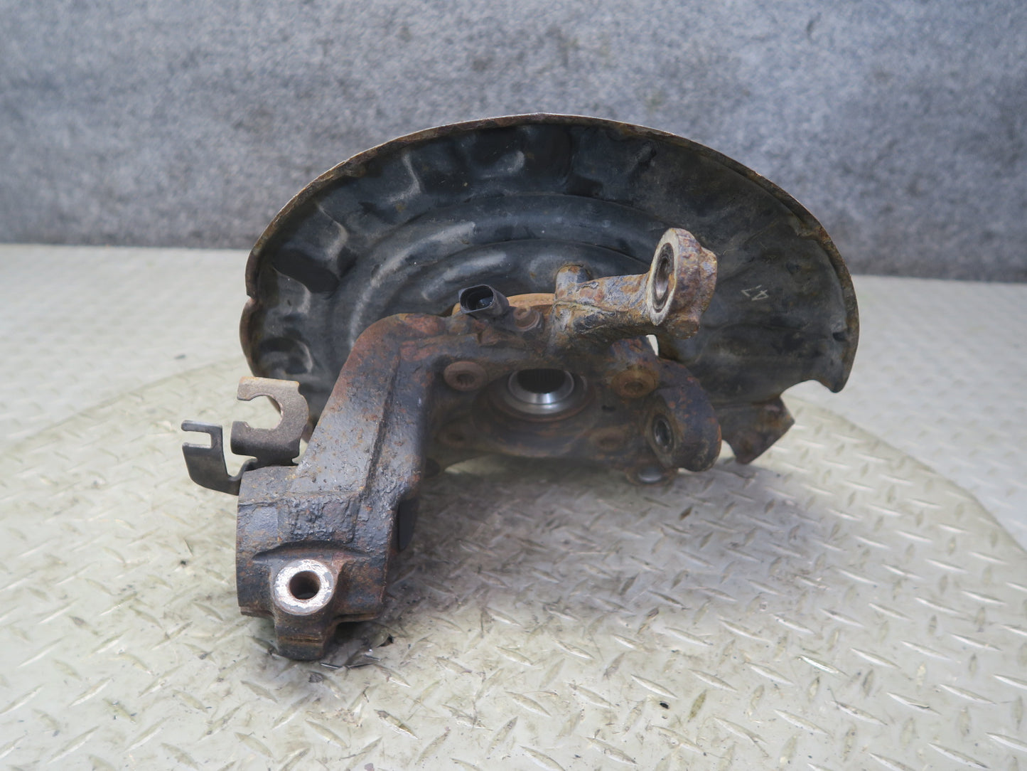 2008 VW Golf R32 AWD Front Right Spindle Knuckle Wheel Hub Bearing OEM