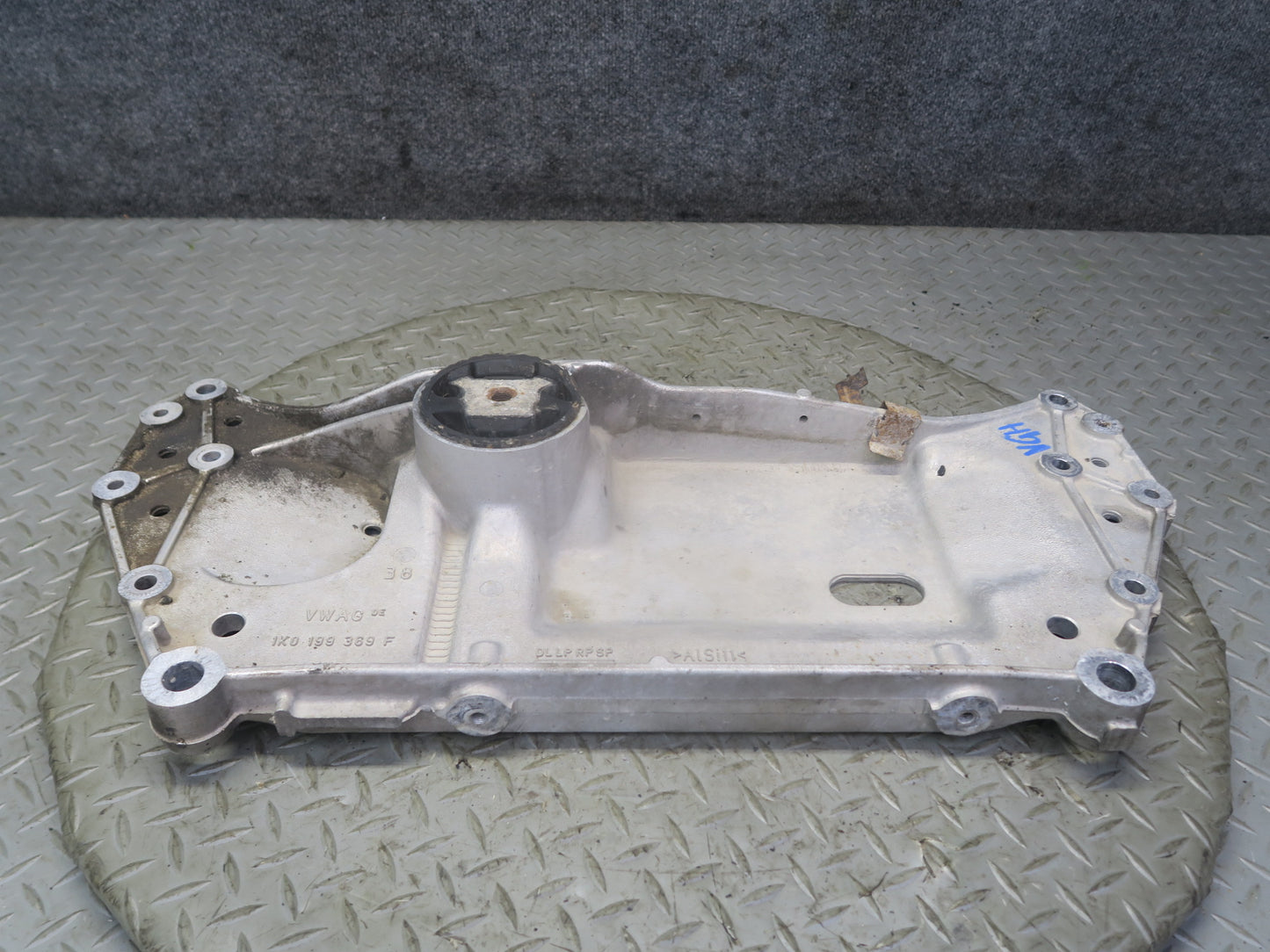 06-09 VW Golf MK5 R32 Set of 3 Front Subframe Mount Bracket Support OEM
