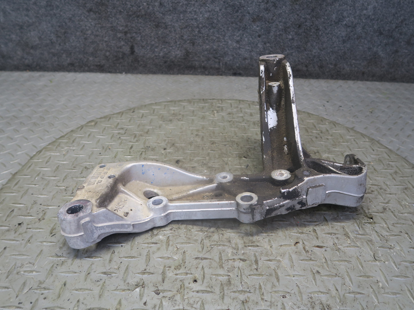 06-09 VW Golf MK5 R32 Set of 3 Front Subframe Mount Bracket Support OEM