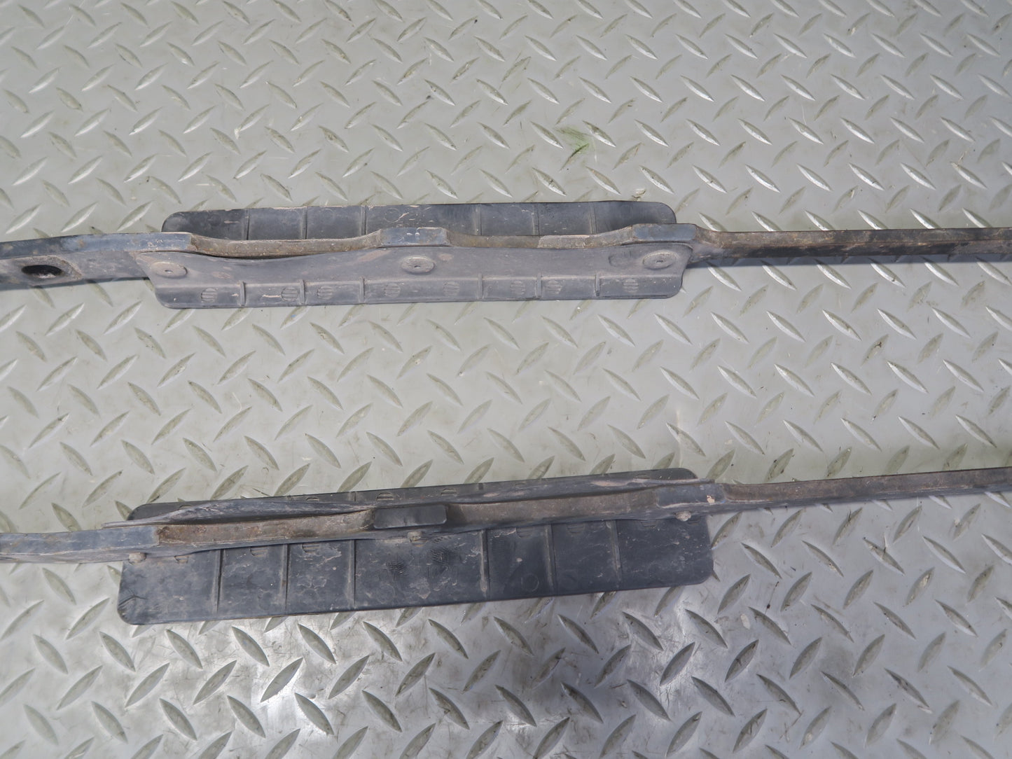 02-10 Lexus UZZ40L SC430 Set of 5 Rear Suspension Mounting Brace Plate OEM