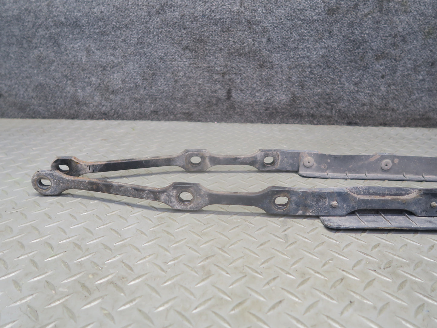 02-10 Lexus UZZ40L SC430 Set of 5 Rear Suspension Mounting Brace Plate OEM