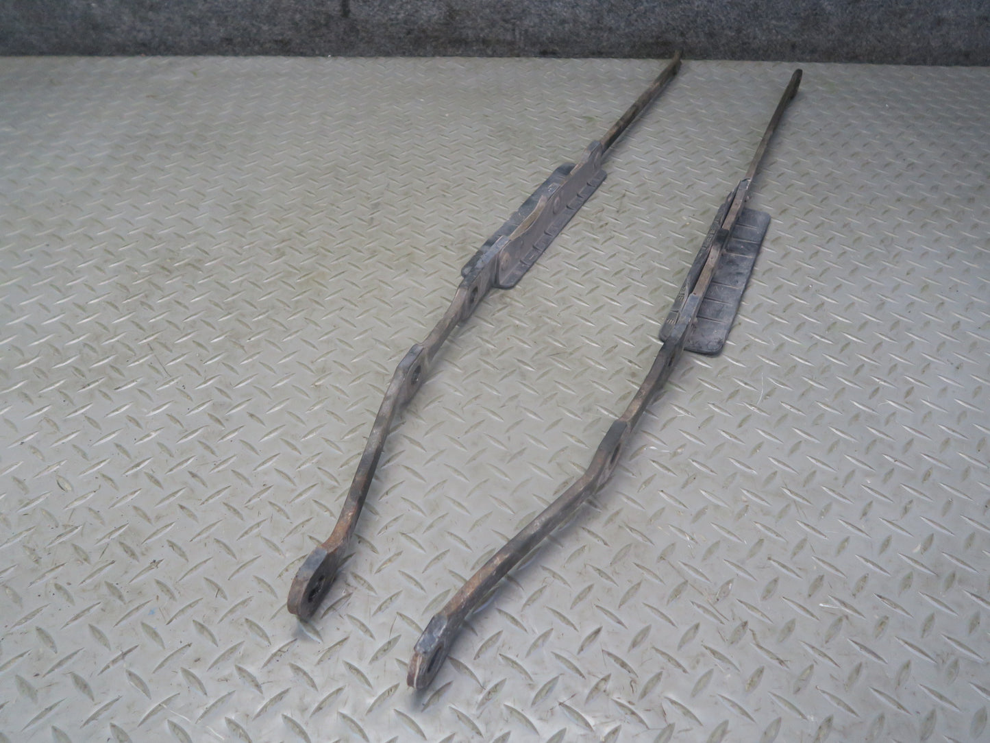 02-10 Lexus UZZ40L SC430 Set of 5 Rear Suspension Mounting Brace Plate OEM
