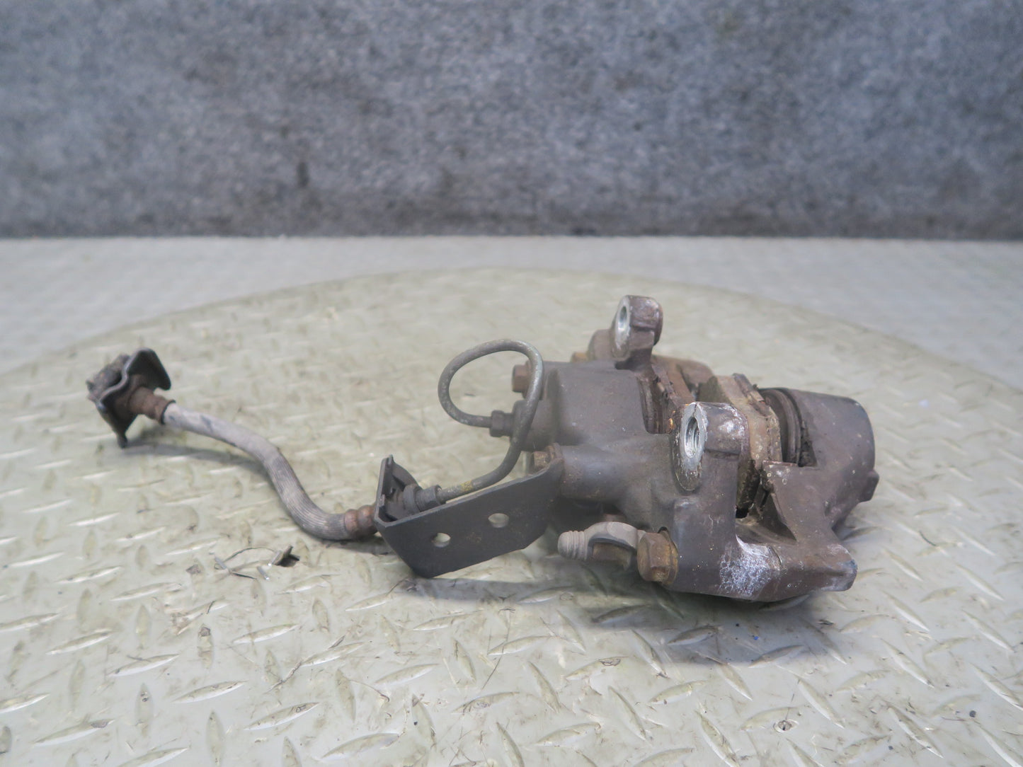90-96 Nissan 300ZX Z32 NON Turbo Set of 2 Rear Left & Right Brake Caliper OEM
