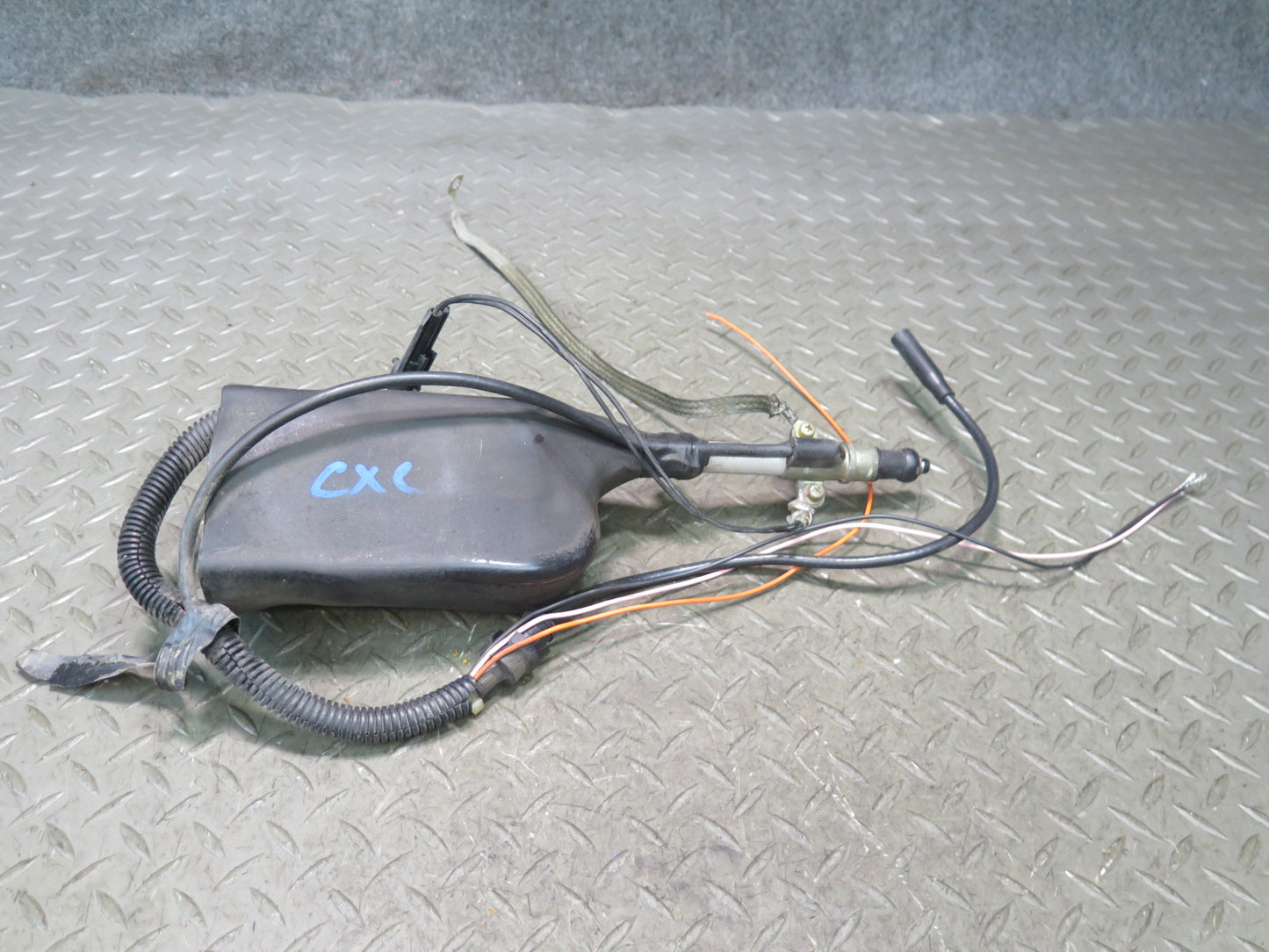 98-04 Chevrolet Corvette C5 Conv Rear Radio Power Antenna w Motor Assembly OEM