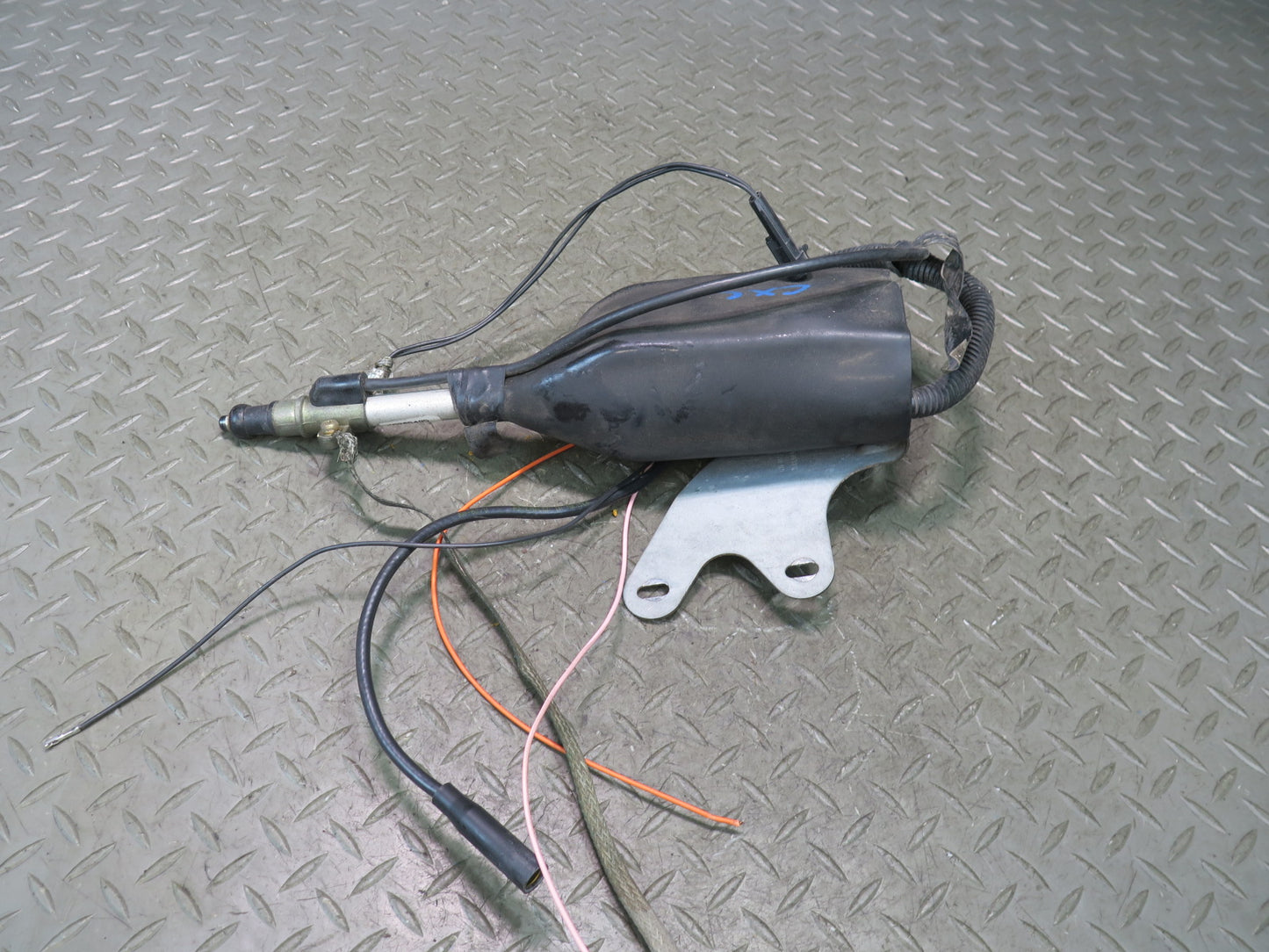 98-04 Chevrolet Corvette C5 Conv Rear Radio Power Antenna w Motor Assembly OEM