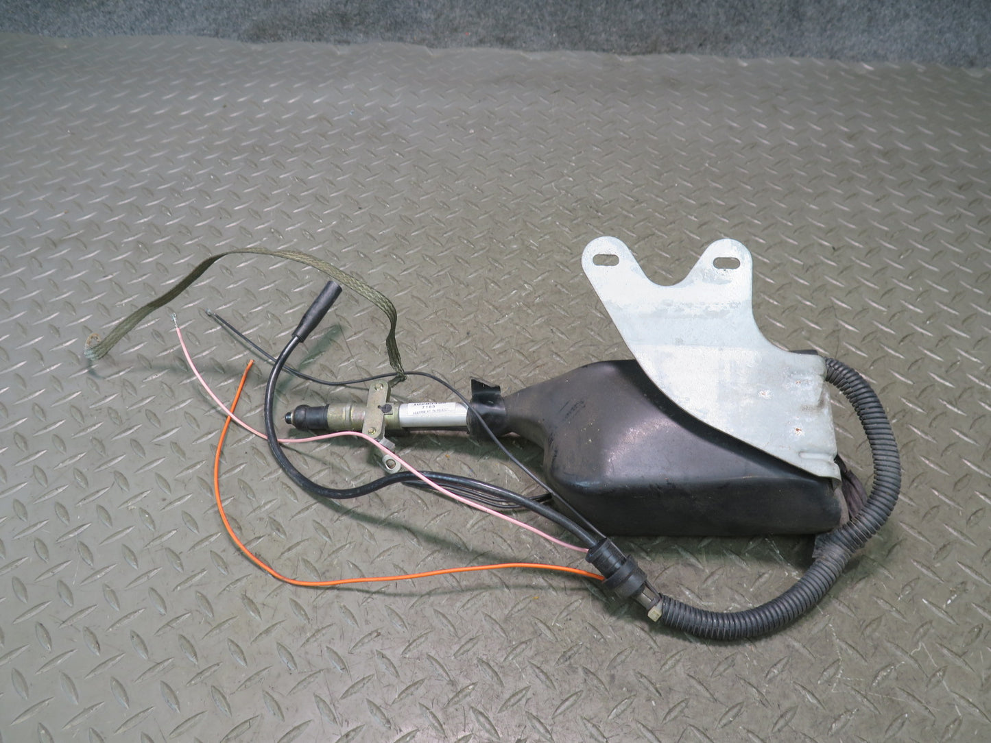 98-04 Chevrolet Corvette C5 Conv Rear Radio Power Antenna w Motor Assembly OEM