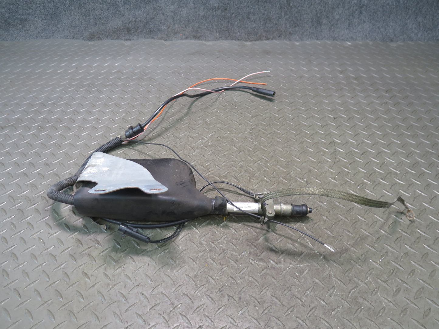 98-04 Chevrolet Corvette C5 Conv Rear Radio Power Antenna w Motor Assembly OEM