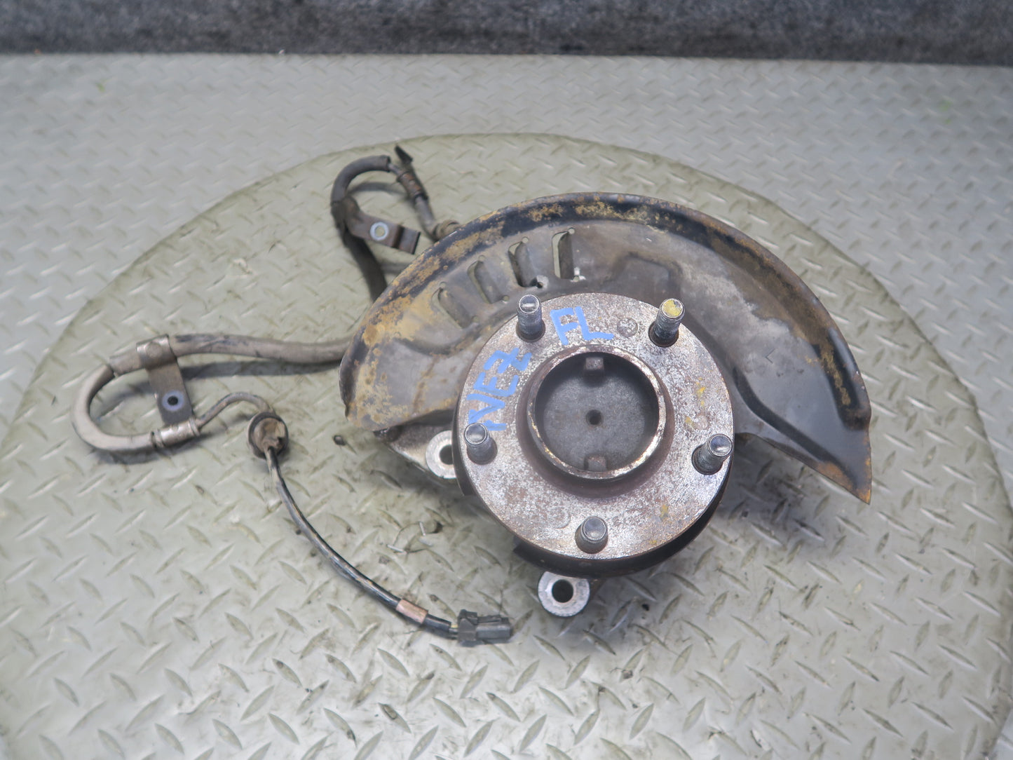 92-96 Nissan Z32 300ZX NON Turbo Front Left Spindle Knuckle Wheel Hub OEM