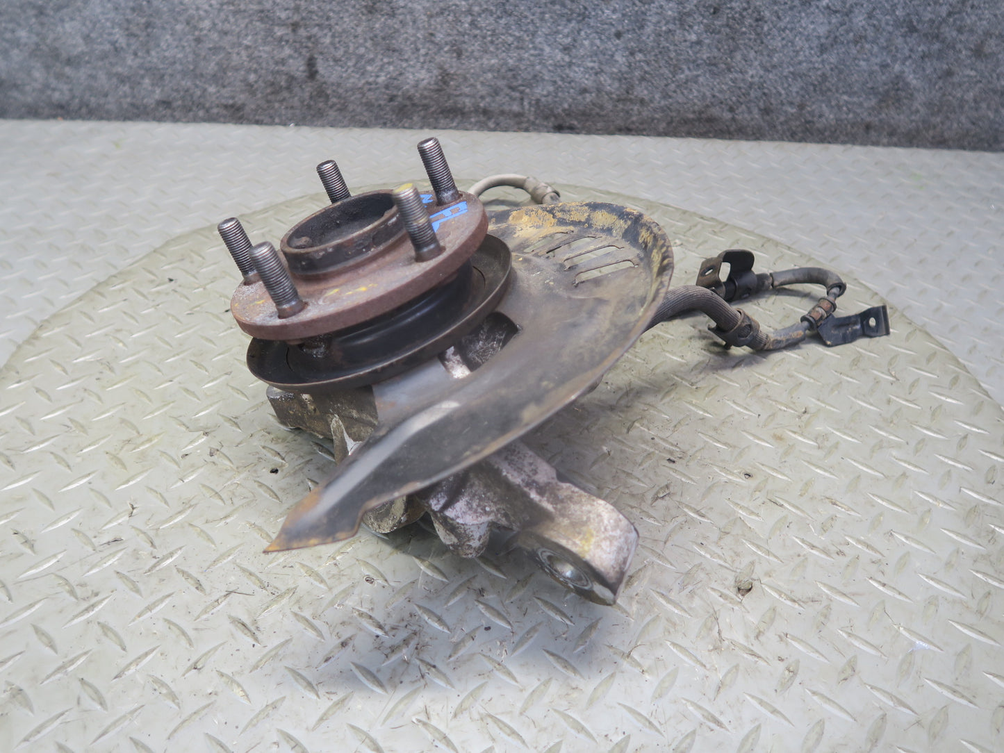92-96 Nissan Z32 300ZX NON Turbo Front Left Spindle Knuckle Wheel Hub OEM