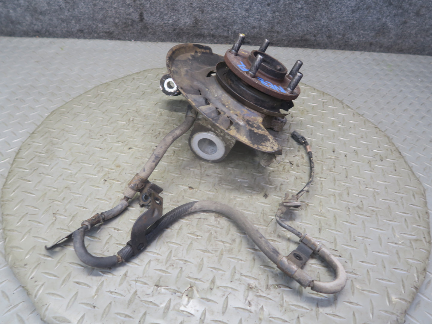 92-96 Nissan Z32 300ZX NON Turbo Front Left Spindle Knuckle Wheel Hub OEM