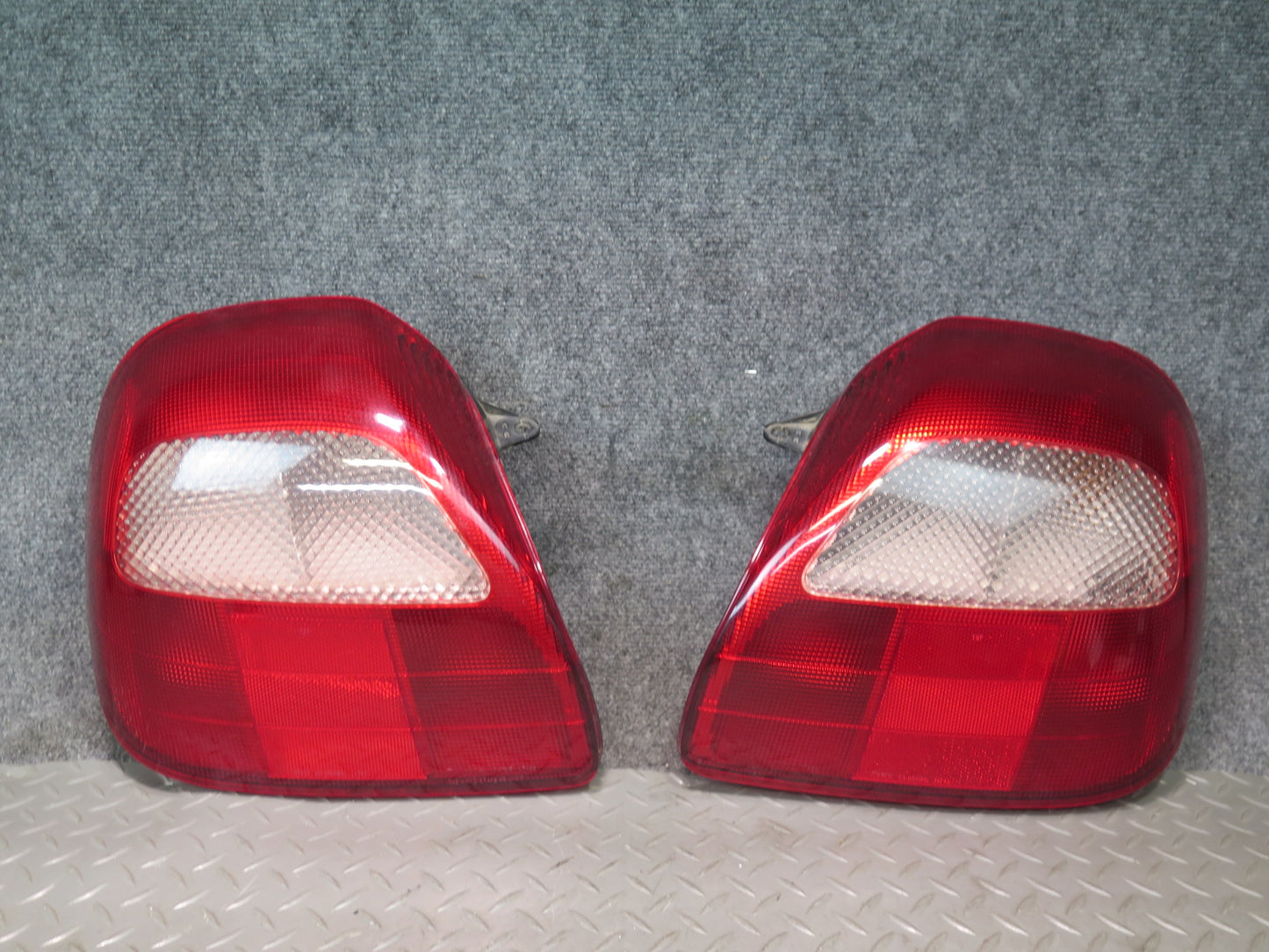 00-02 Toyota MR2 Spyder ZZW30L Set of 2 Rear Left & Right Tail Light Lamp OEM