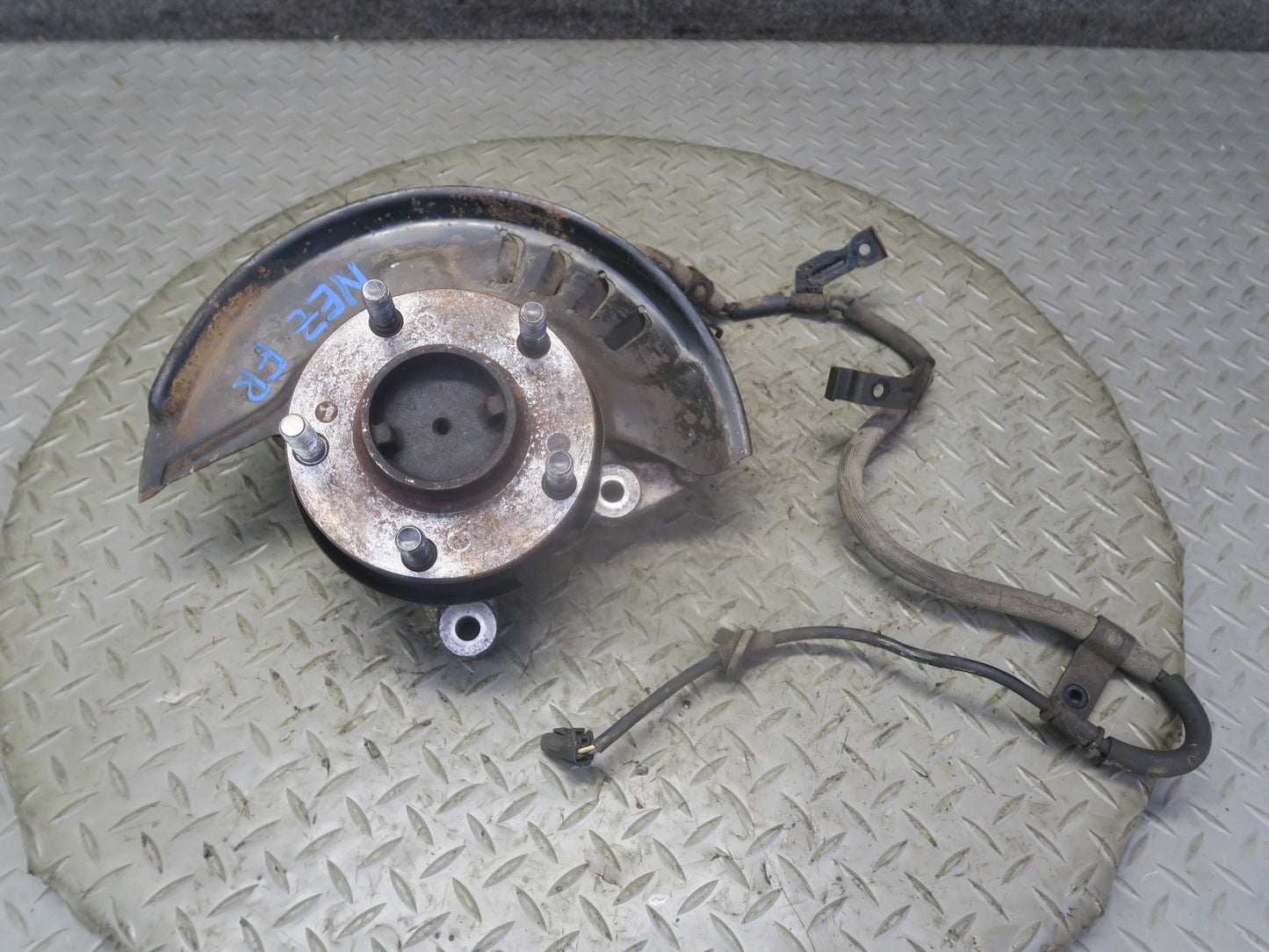 92-96 Nissan Z32 300ZX NON Turbo Front Right Spindle Knuckle Wheel Hub OEM