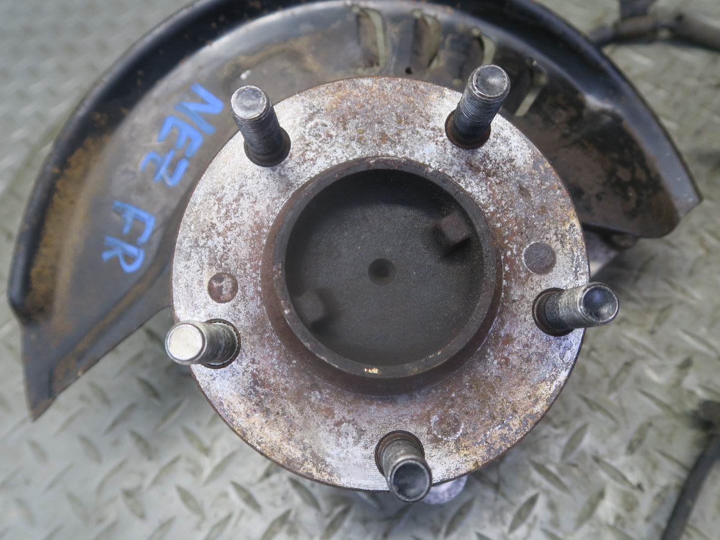 92-96 Nissan Z32 300ZX NON Turbo Front Right Spindle Knuckle Wheel Hub OEM