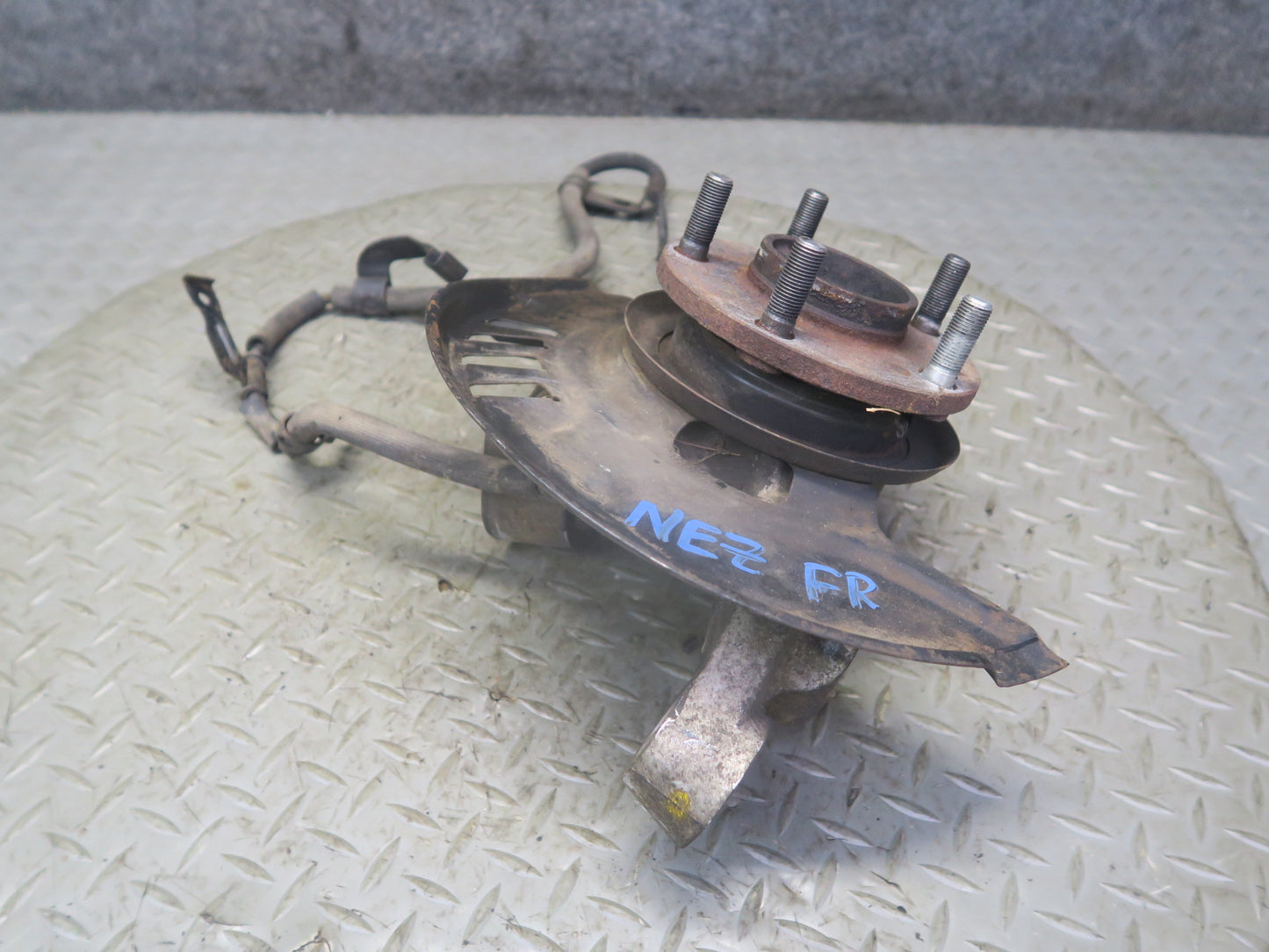 92-96 Nissan Z32 300ZX NON Turbo Front Right Spindle Knuckle Wheel Hub OEM