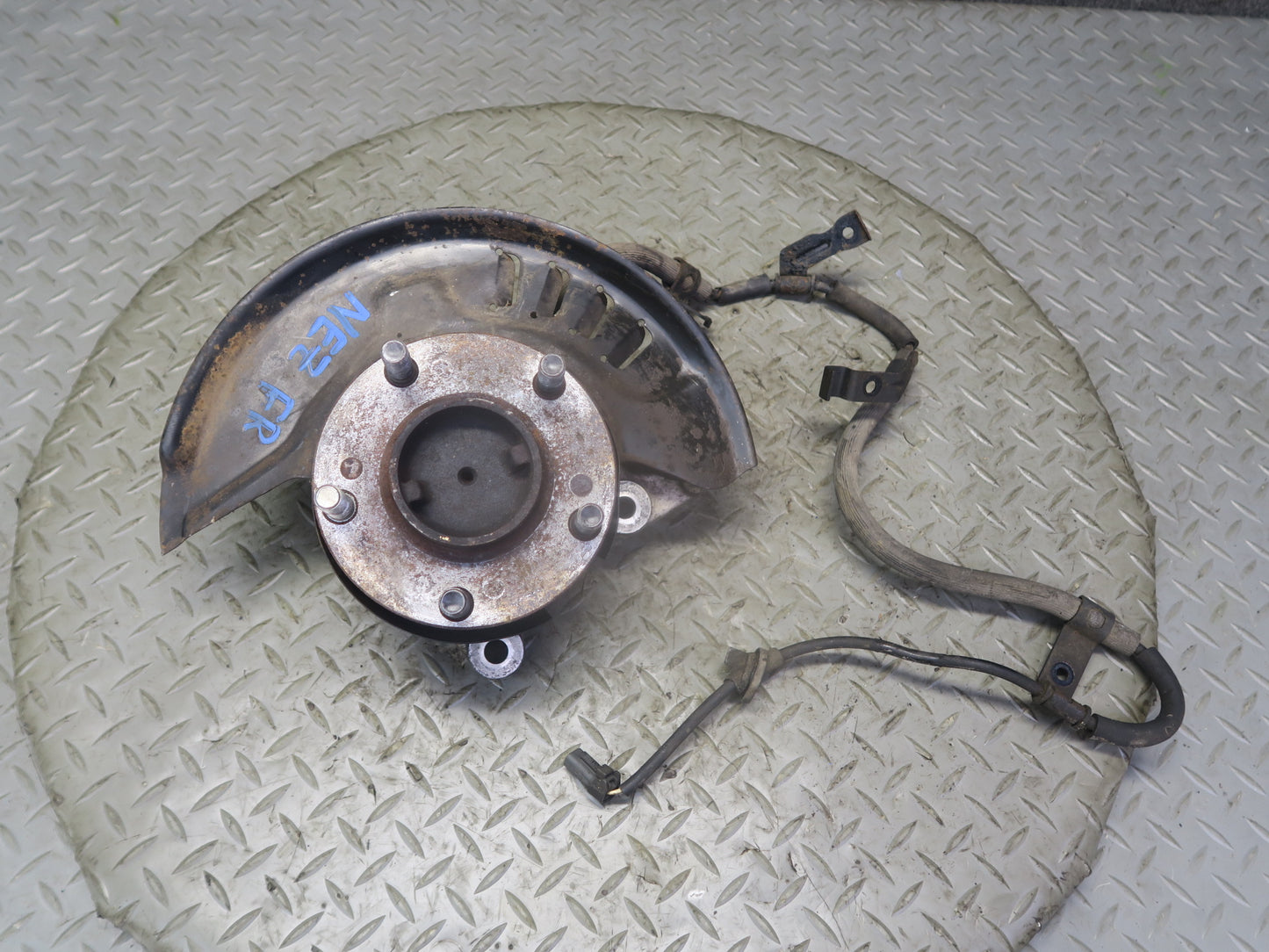 92-96 Nissan Z32 300ZX NON Turbo Front Right Spindle Knuckle Wheel Hub OEM