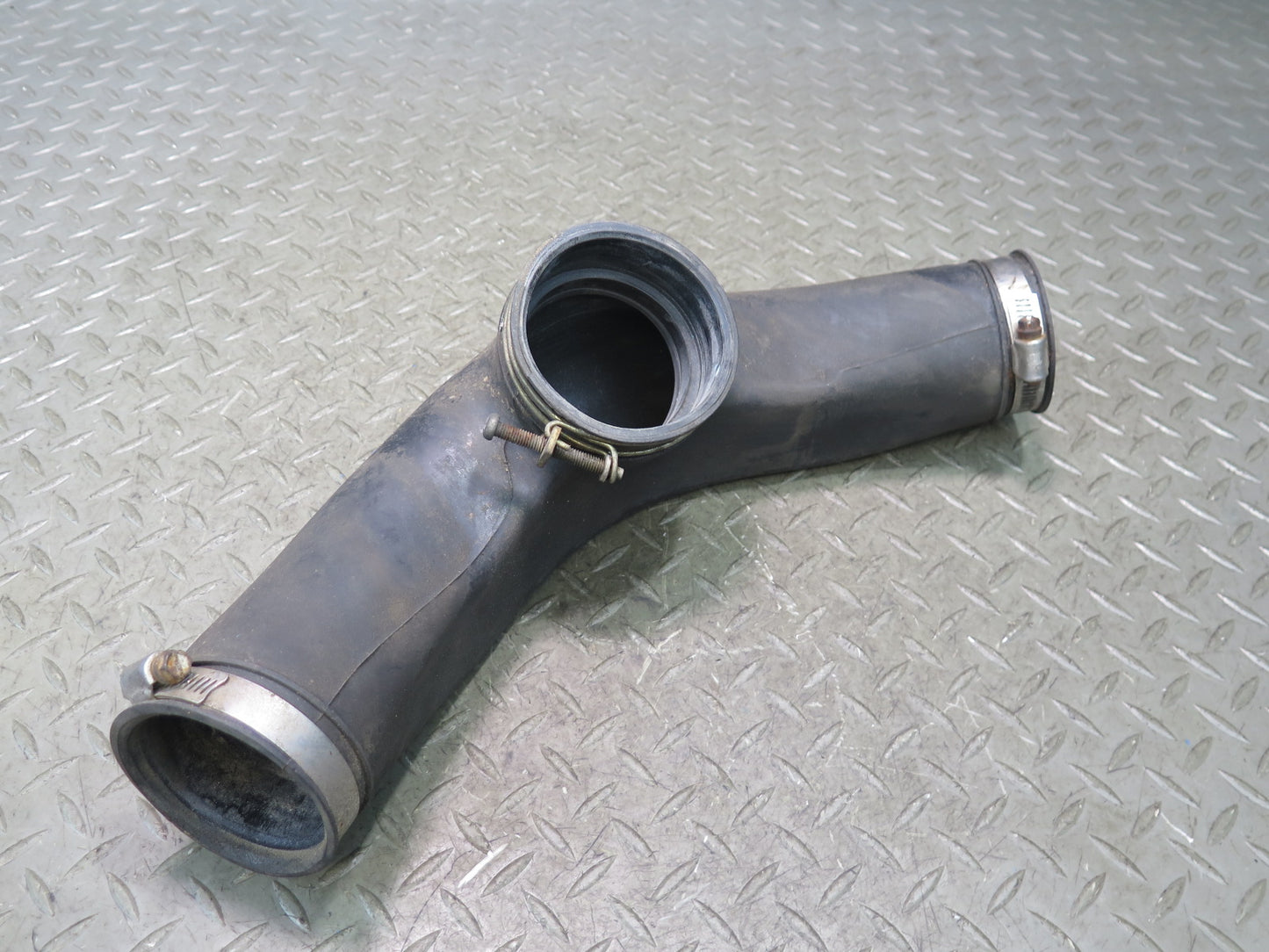 90-96 Nissan Z32 300ZX NA Center Air Intake Duct Hose Pipe Line OEM