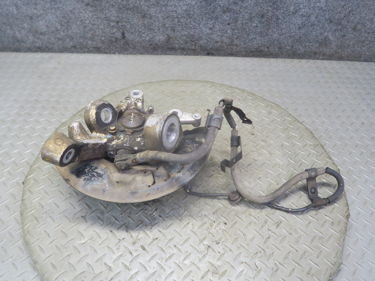 92-96 Nissan Z32 300ZX NON Turbo Front Right Spindle Knuckle Wheel Hub OEM