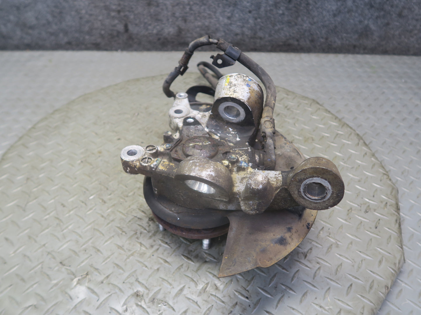 92-96 Nissan Z32 300ZX NON Turbo Front Right Spindle Knuckle Wheel Hub OEM